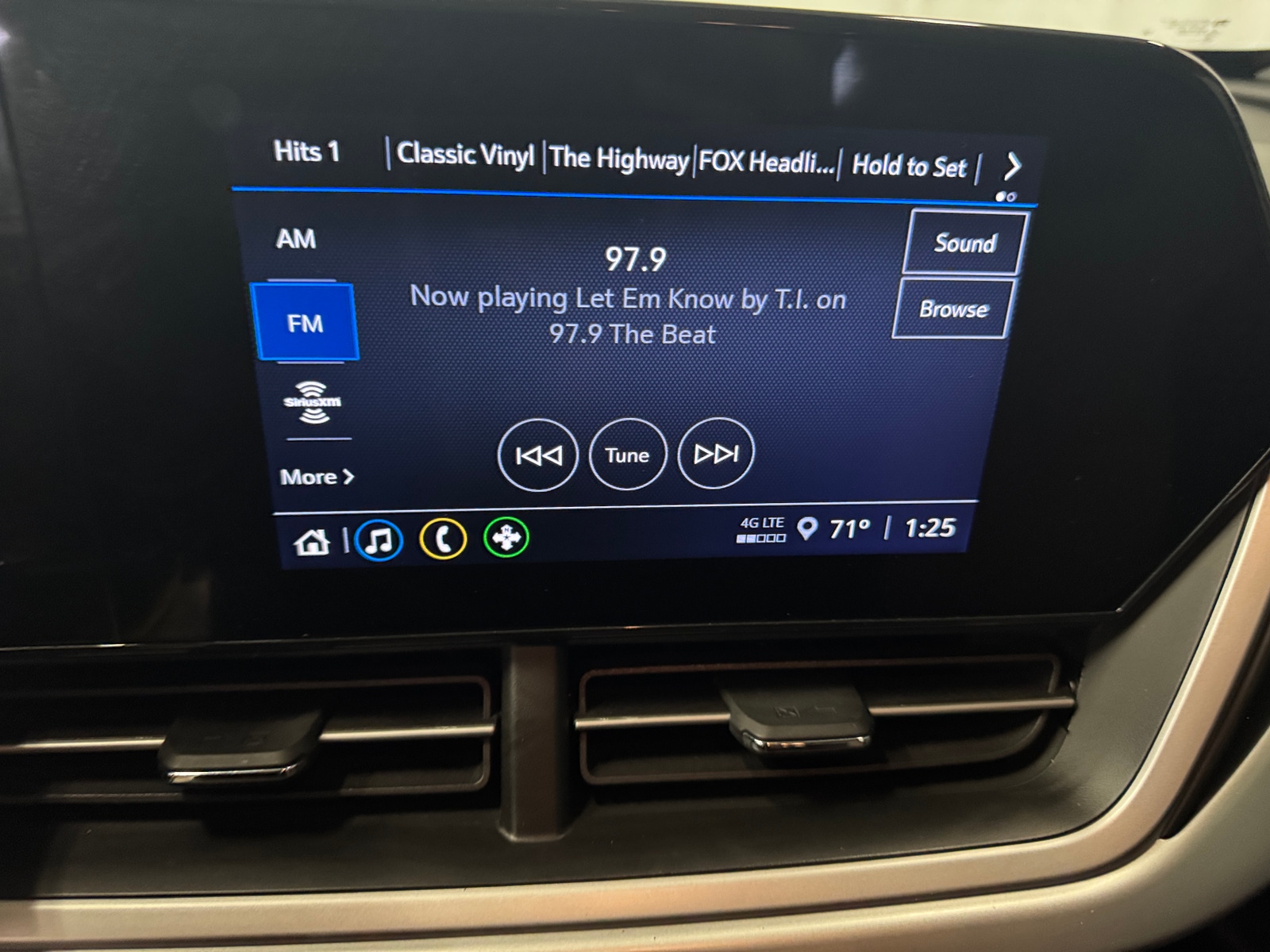Thumbnail: 2025 Chevrolet Trax - 4