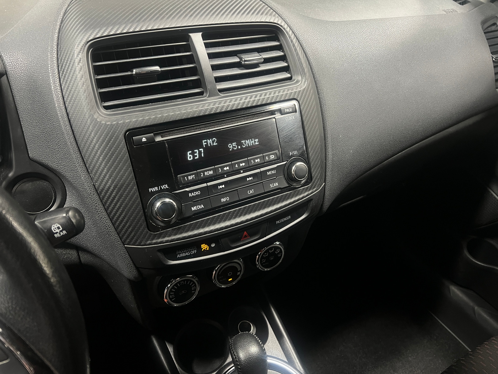 Thumbnail: 2017 Mitsubishi Outlander Sport - 4