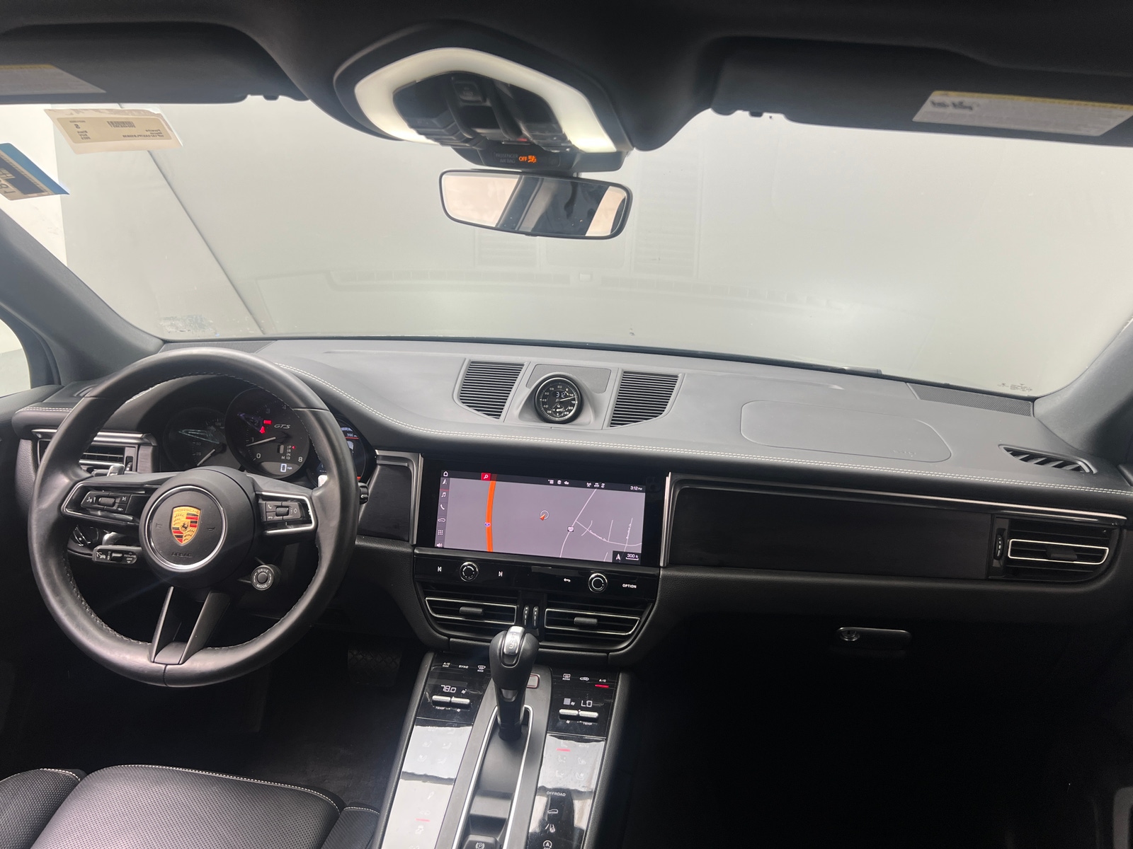 Thumbnail: 2023 Porsche Macan - 3