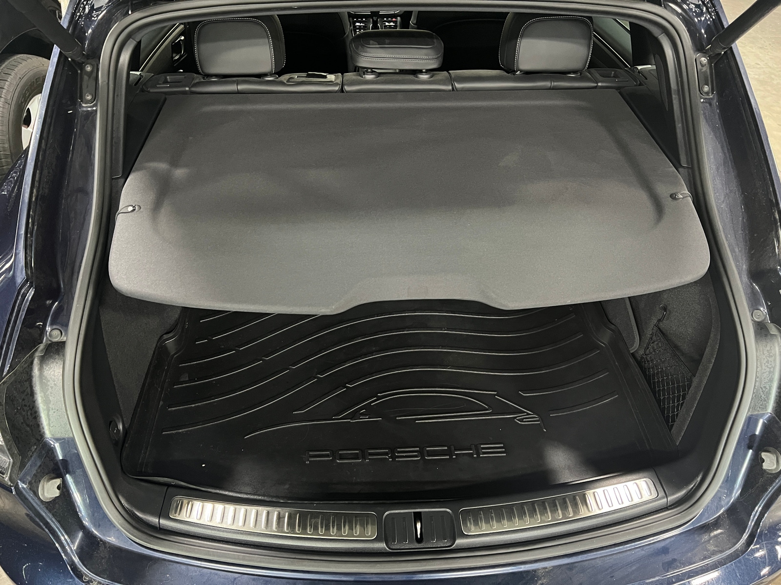 Thumbnail: 2023 Porsche Macan - 7