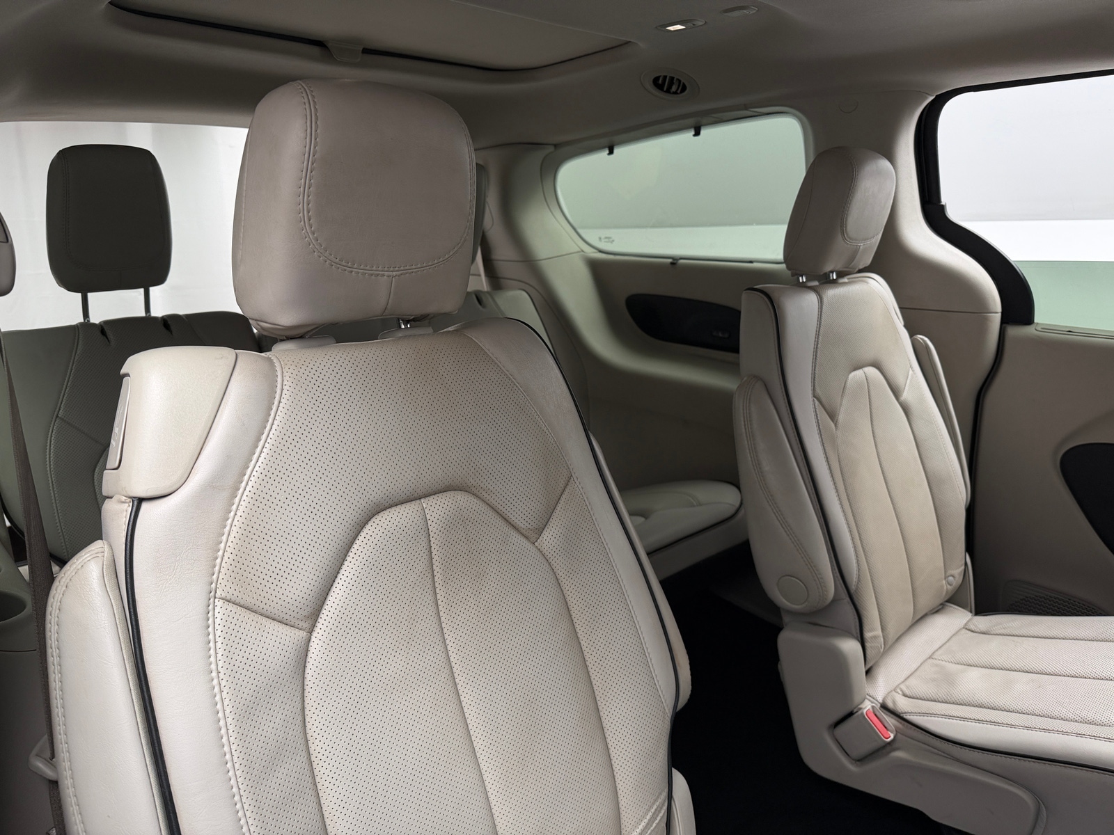 Thumbnail: 2021 Chrysler Pacifica - 5