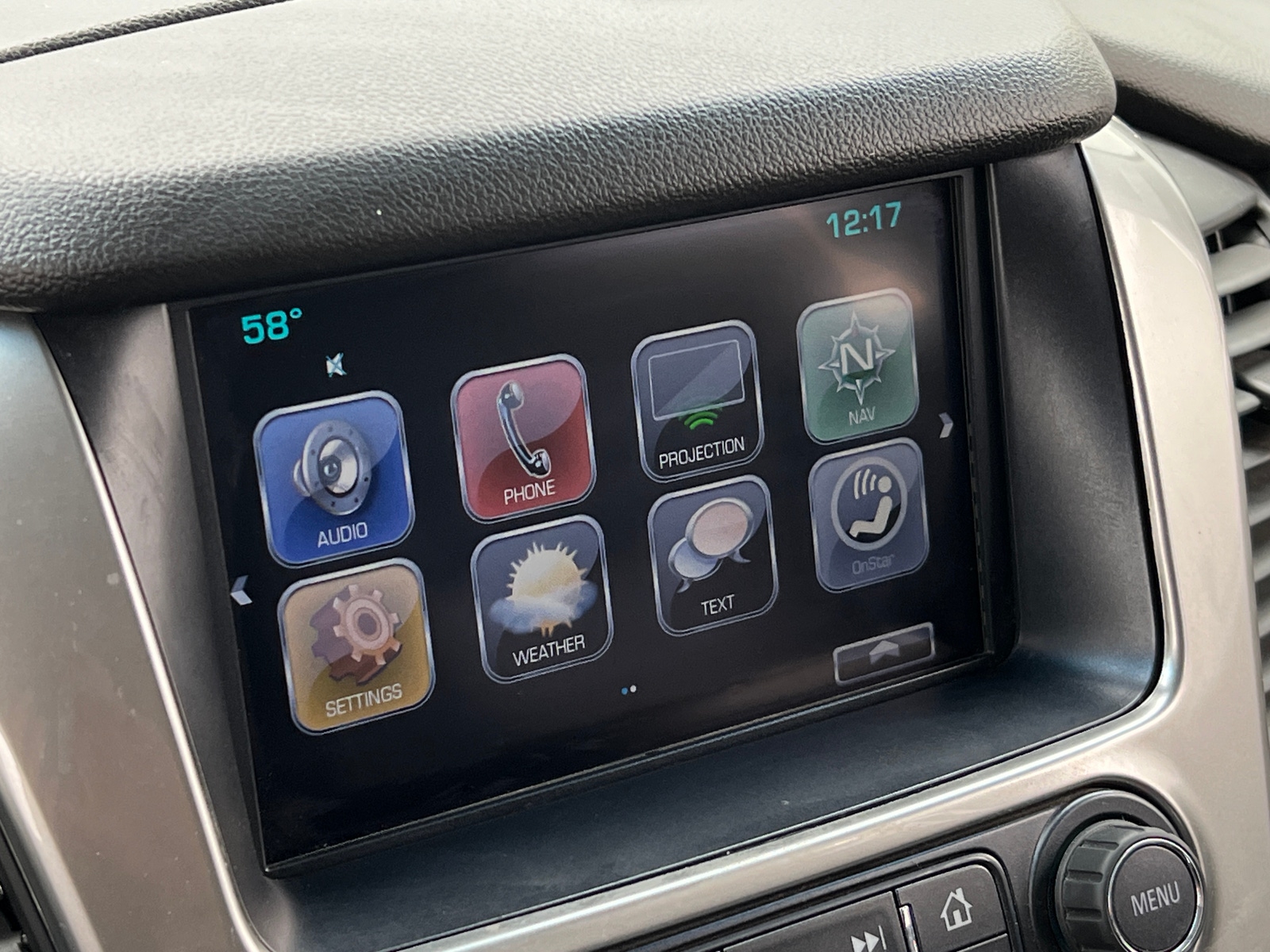Thumbnail: 2018 Chevrolet Suburban - 3