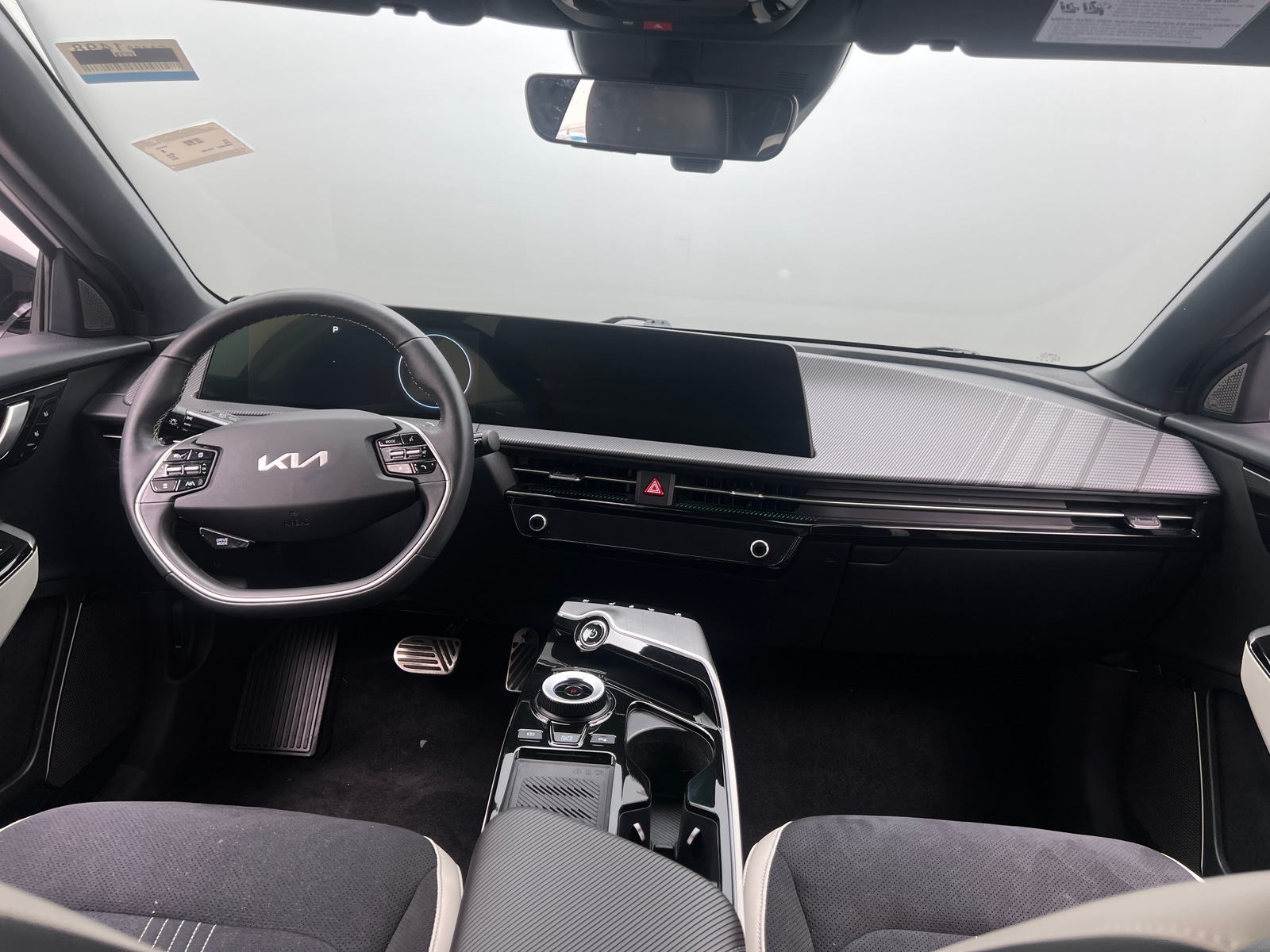 Thumbnail: 2023 Kia EV6 - 2