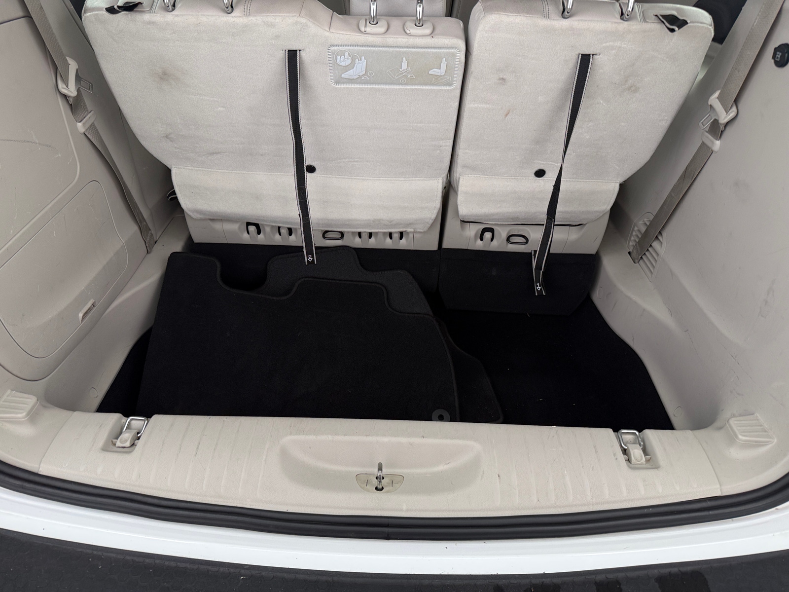 Thumbnail: 2019 Chrysler Pacifica - 6