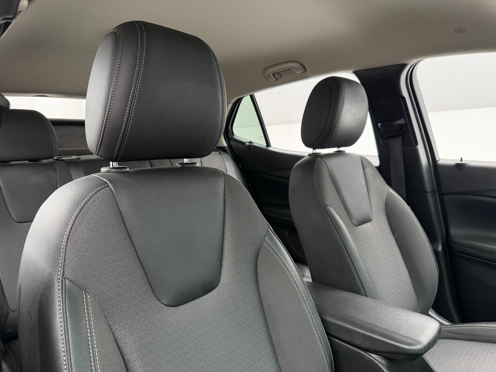 Thumbnail: 2022 Buick Encore GX - 2