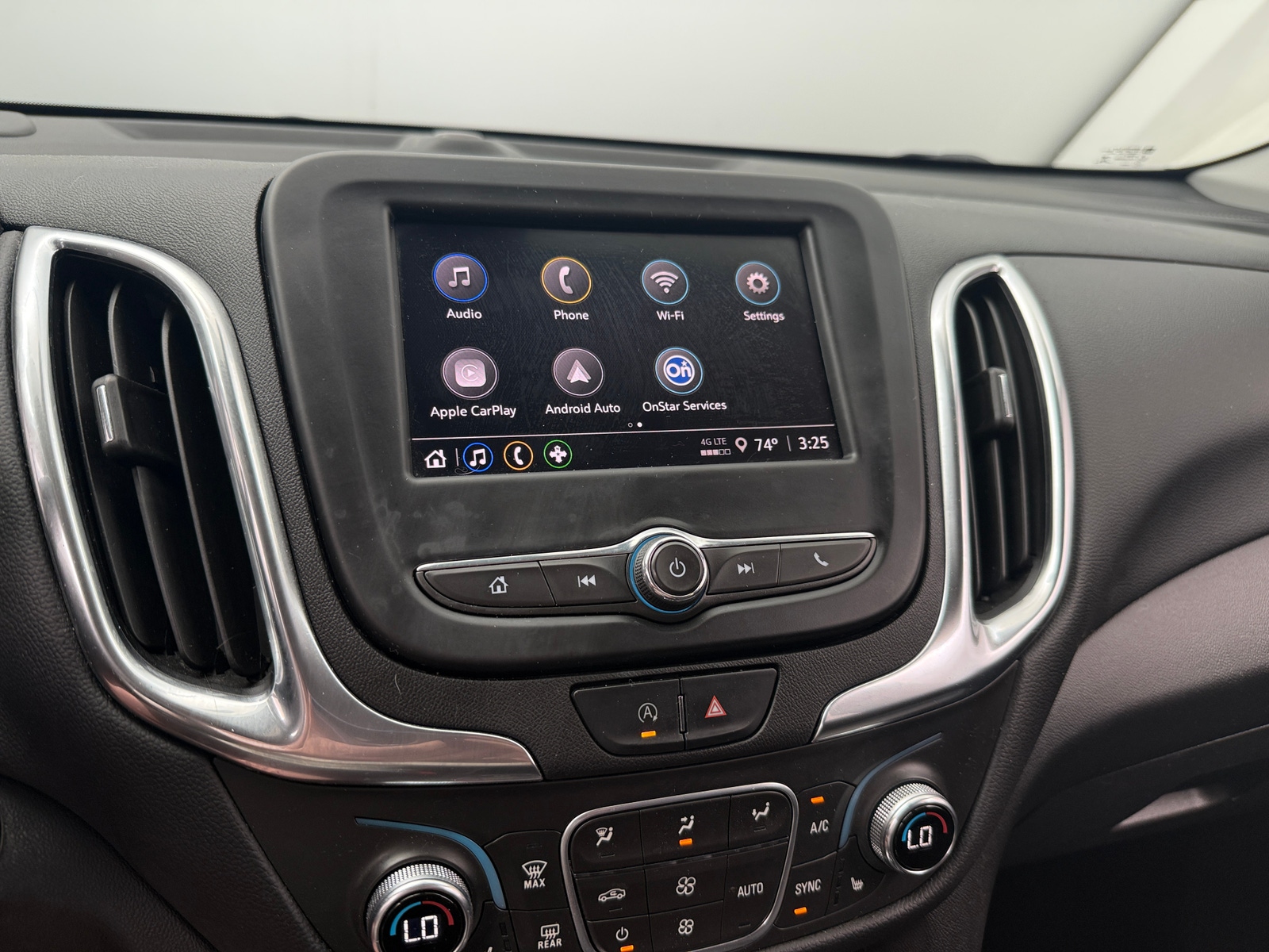 Thumbnail: 2022 Chevrolet Equinox - 4