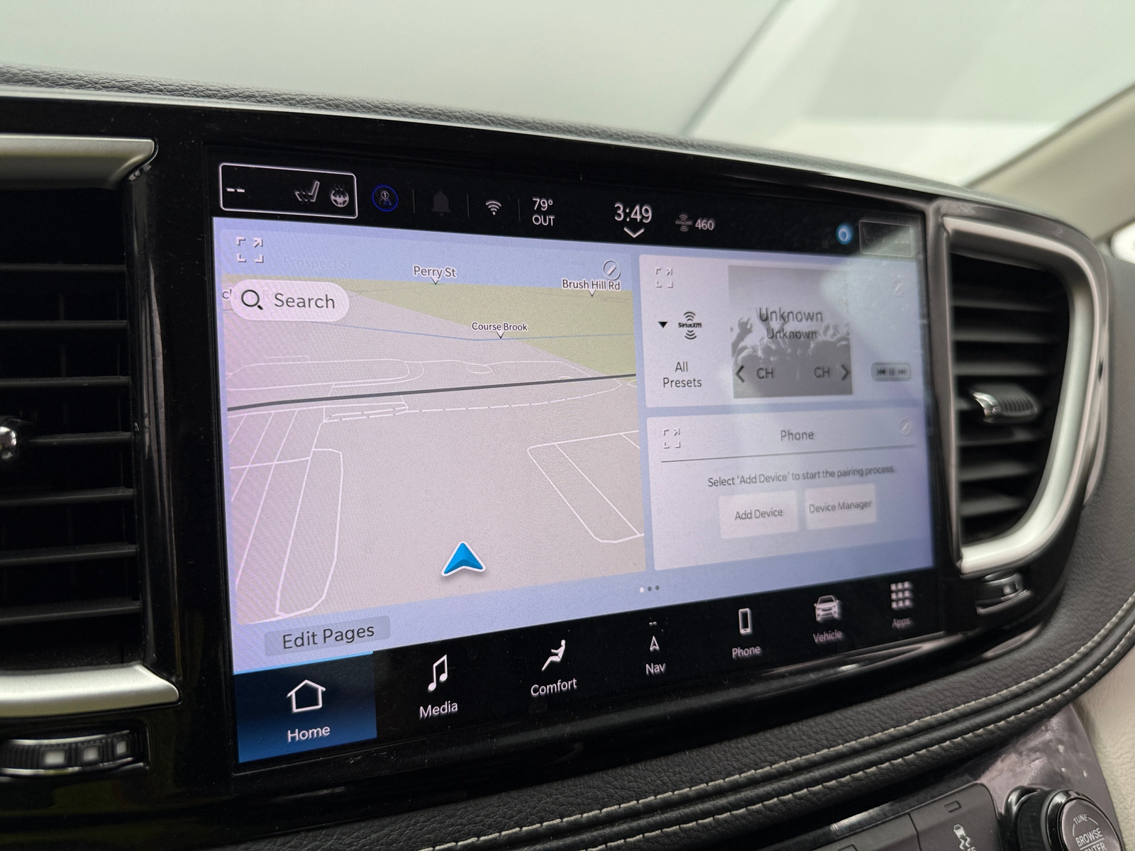 Thumbnail: 2024 Chrysler Pacifica - 3