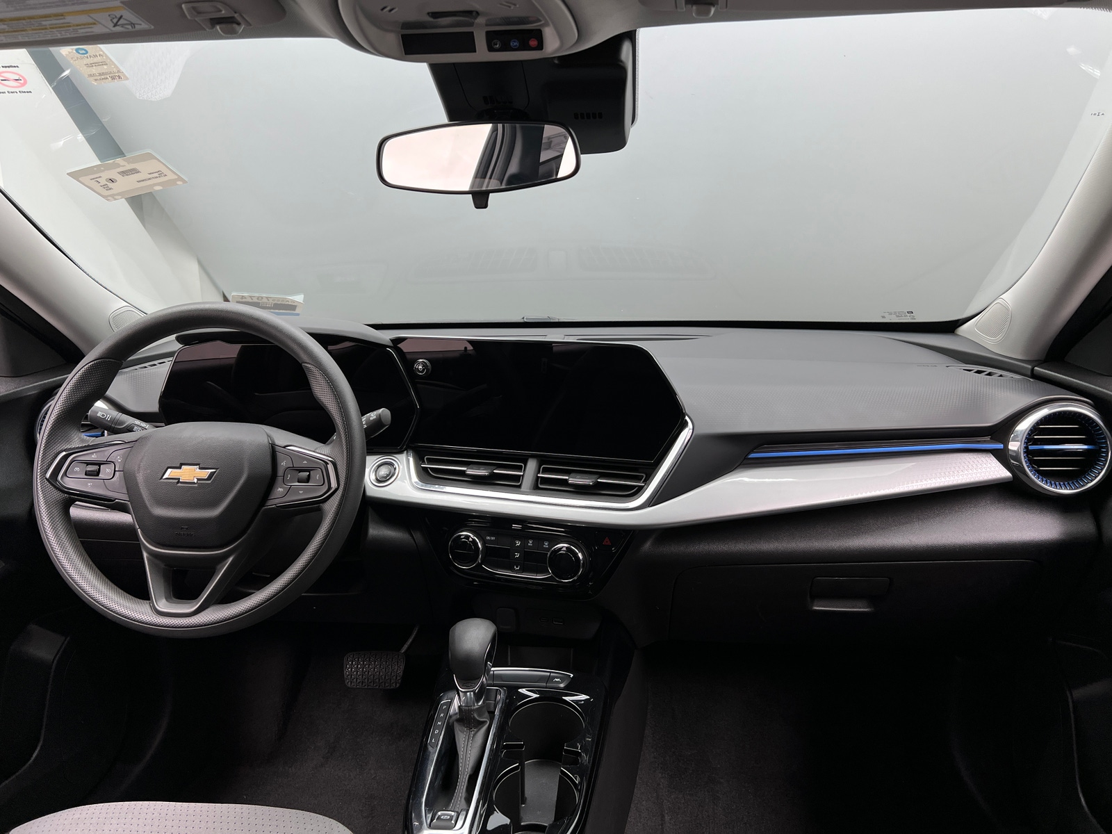 Thumbnail: 2025 Chevrolet Trax - 3