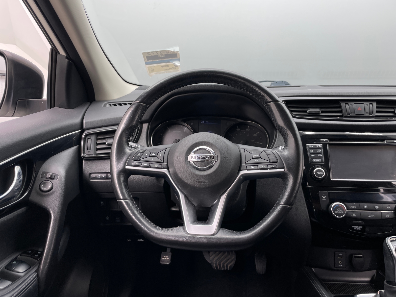 Thumbnail: 2017 Nissan Rogue Sport - 4