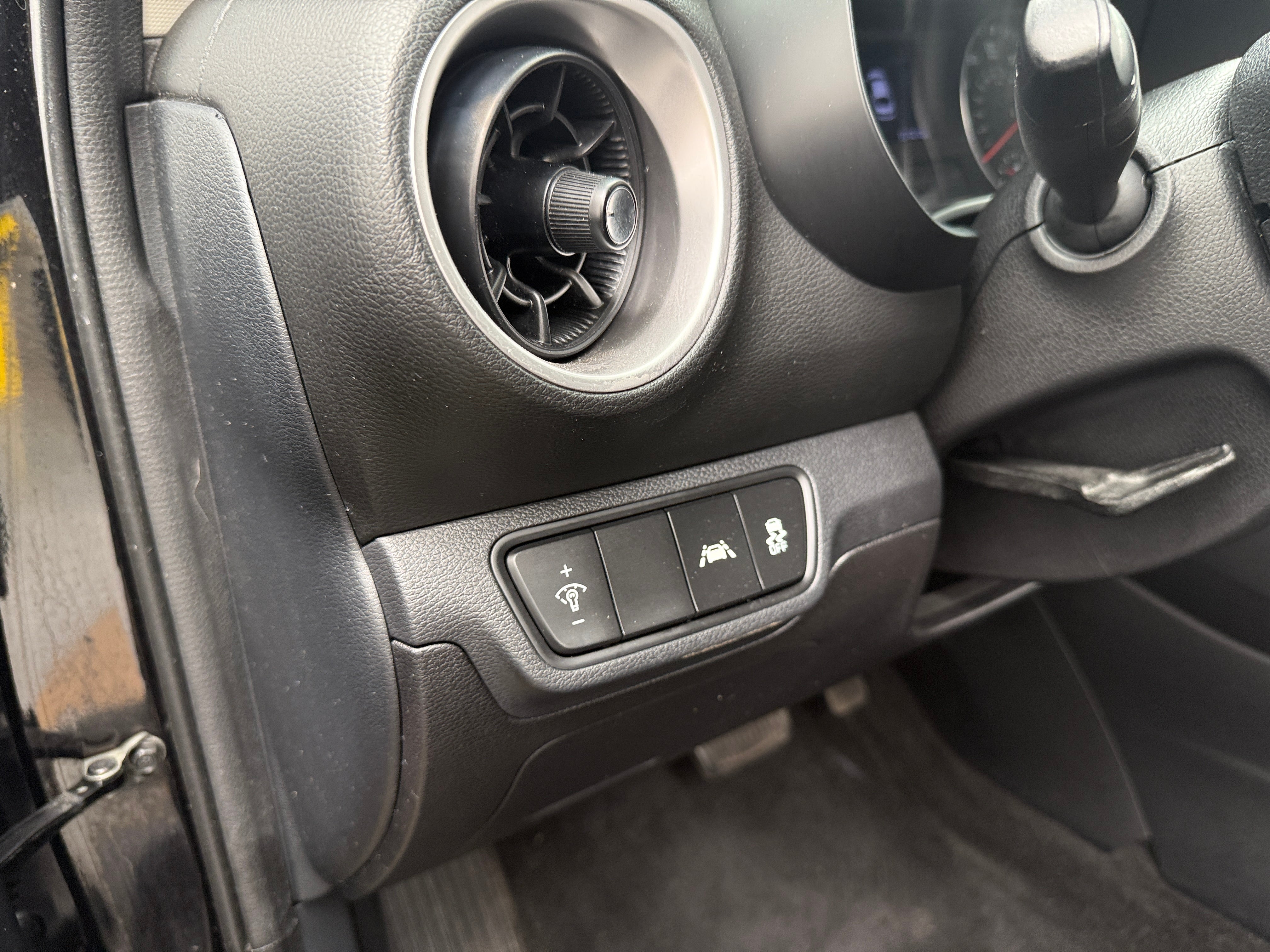 Used 2019 Kia FORTE LXS with VIN 3KPF24AD6KE132350 for sale in Pewaukee, WI