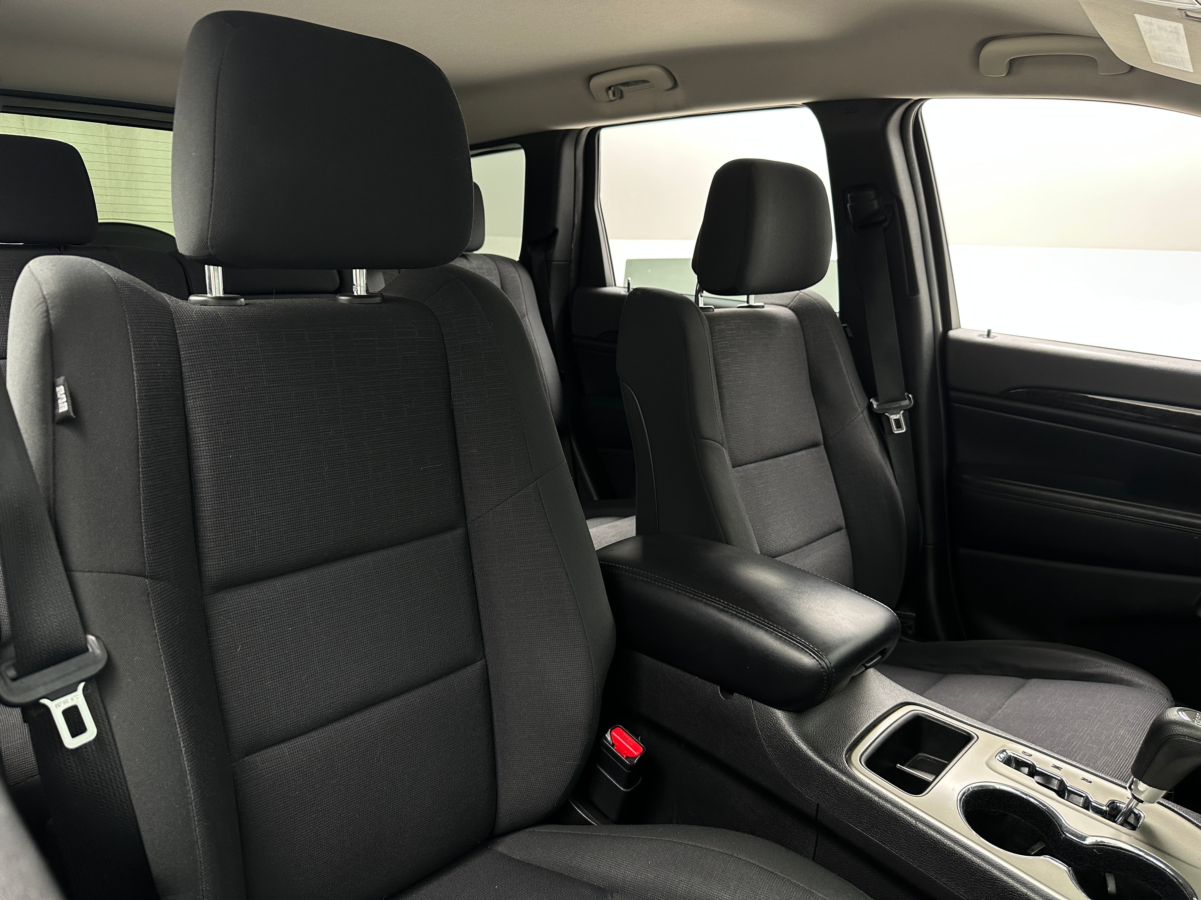 2012 Jeep Grand Cherokee Laredo - Photo 3