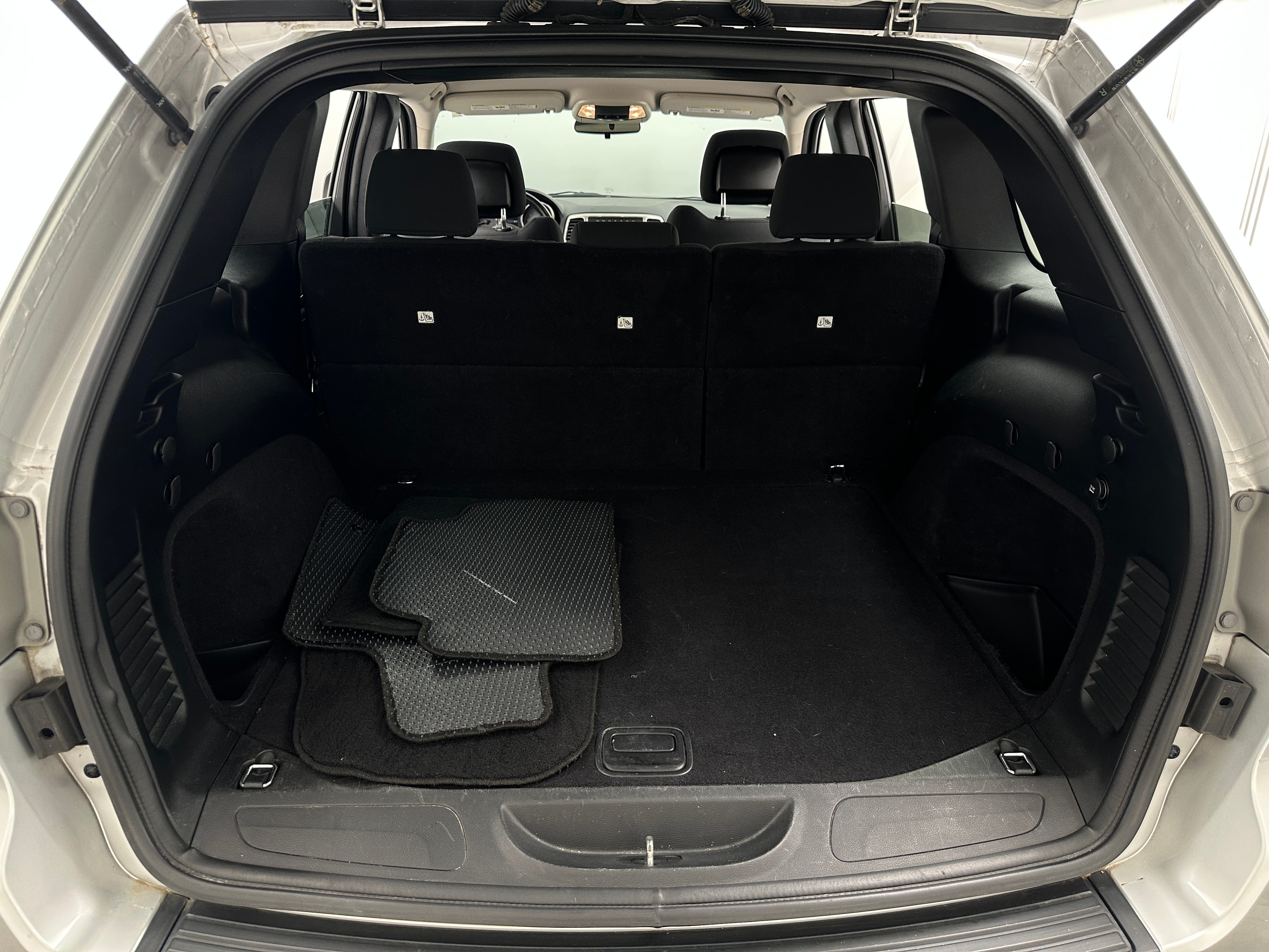 2012 Jeep Grand Cherokee Laredo - Photo 9