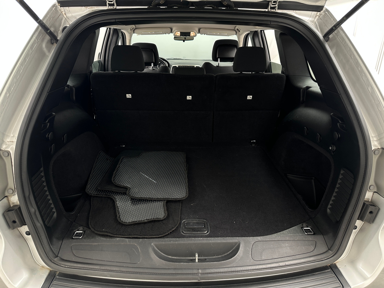 Thumbnail: 2012 Jeep Grand Cherokee - 7