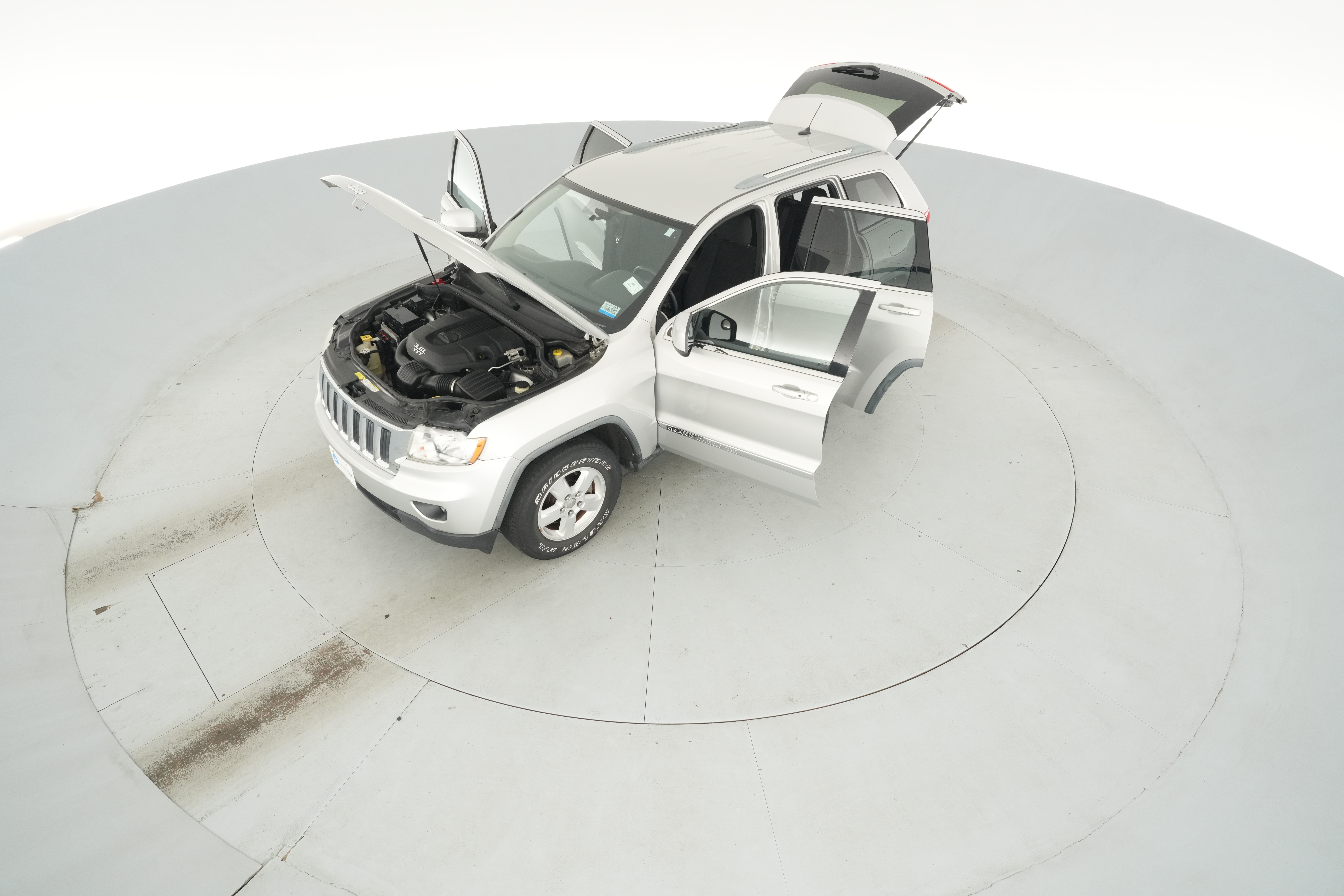 2012 Jeep Grand Cherokee Laredo - Photo 23