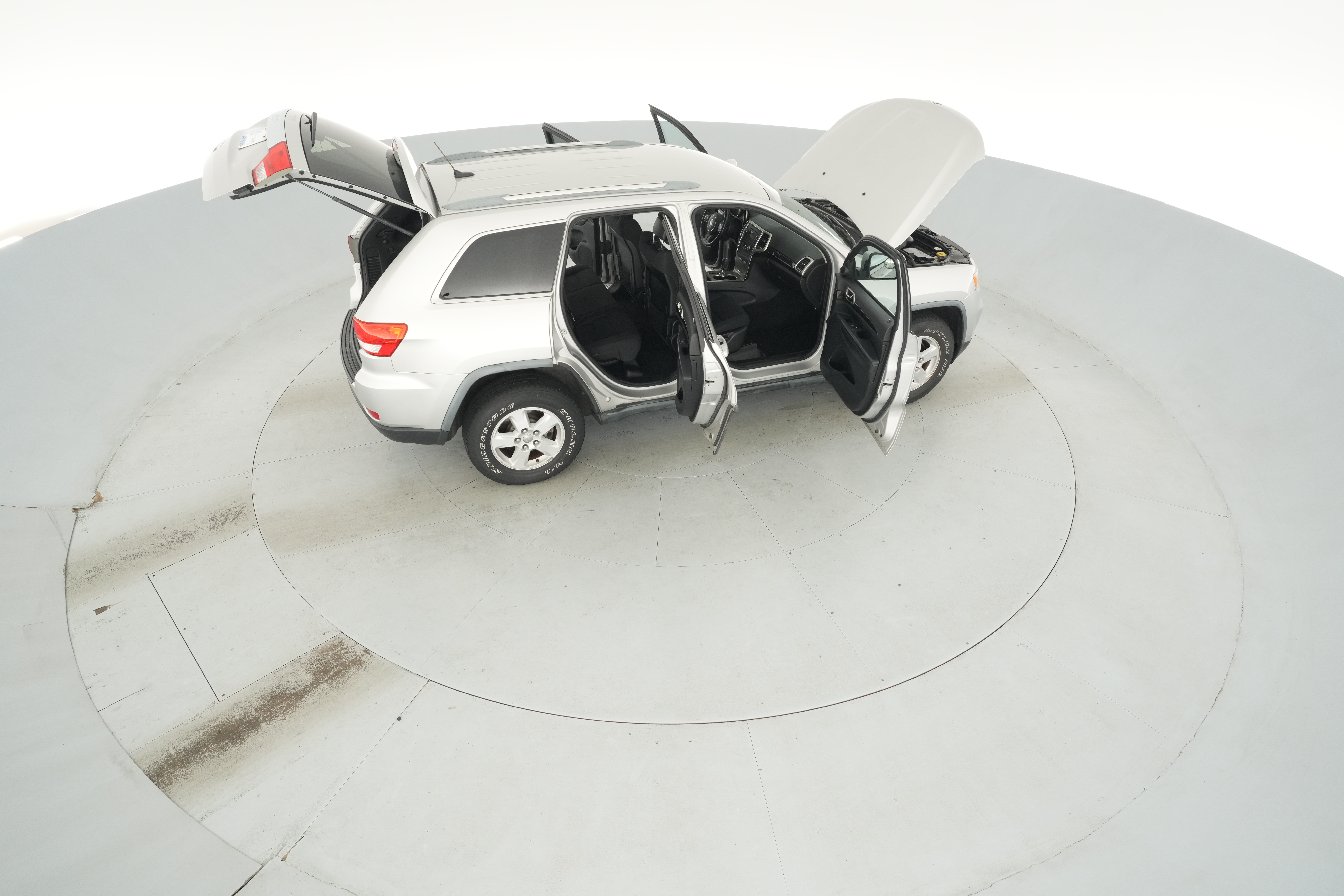 2012 Jeep Grand Cherokee Laredo - Photo 32