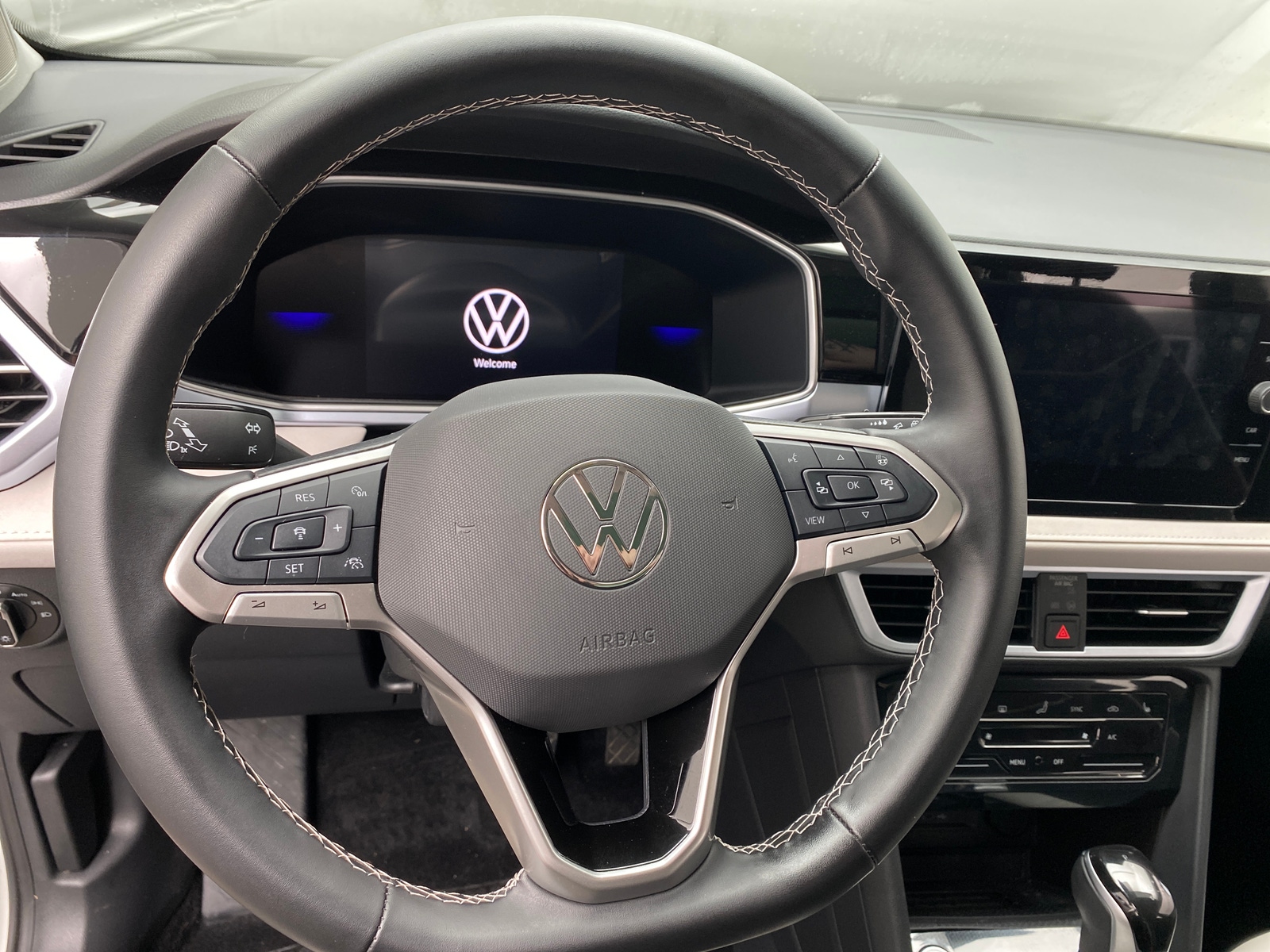 Thumbnail: 2025 Volkswagen Taos - 5