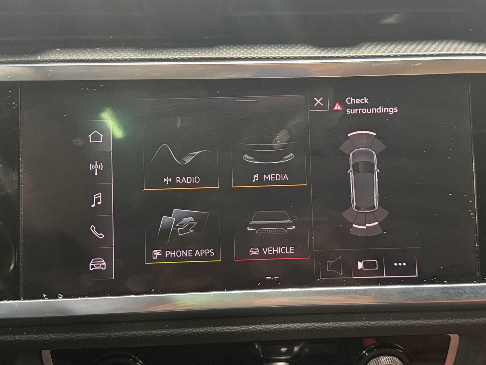 Thumbnail: 2022 Audi Q3 - 3