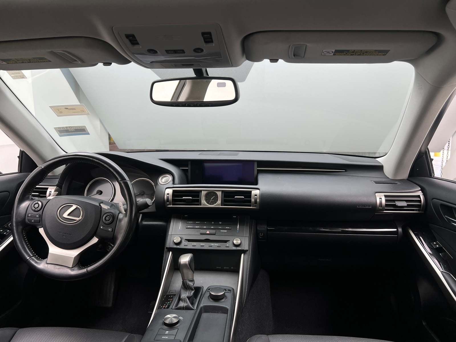 Thumbnail: 2016 Lexus IS - 2