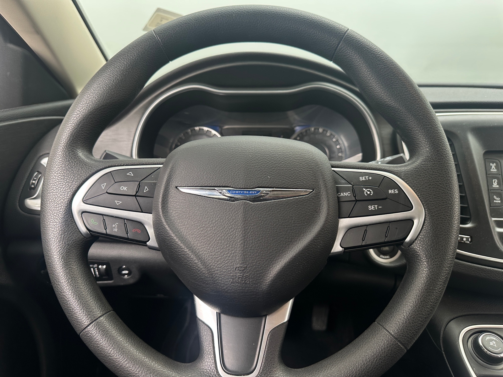 Thumbnail: 2016 Chrysler 200 - 5