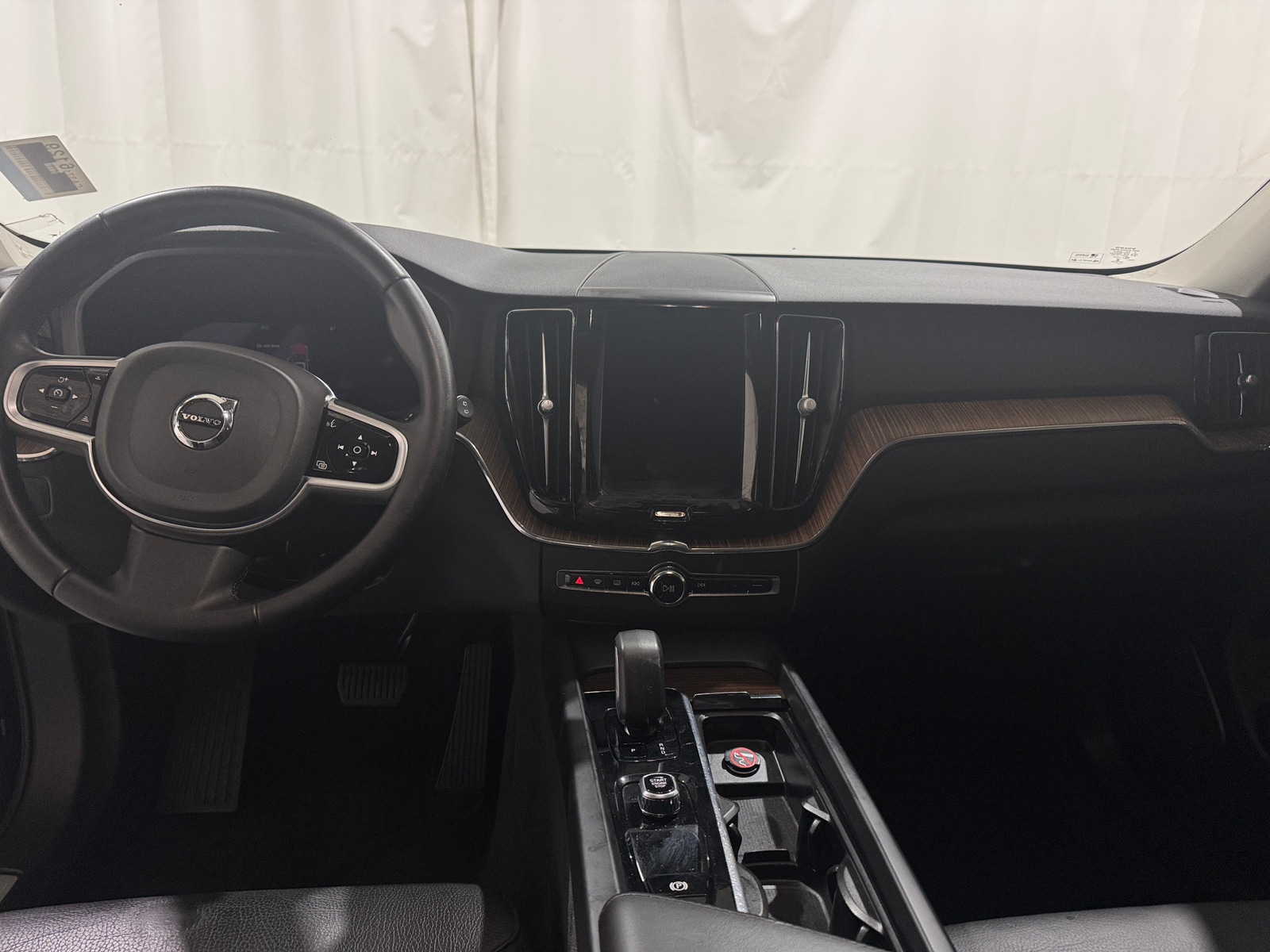 Thumbnail: 2023 Volvo XC60 - 2