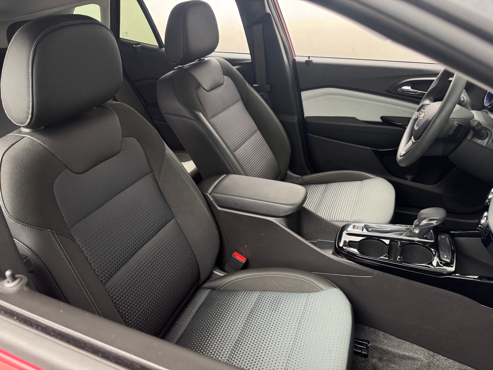 Thumbnail: 2025 Chevrolet Trax - 2