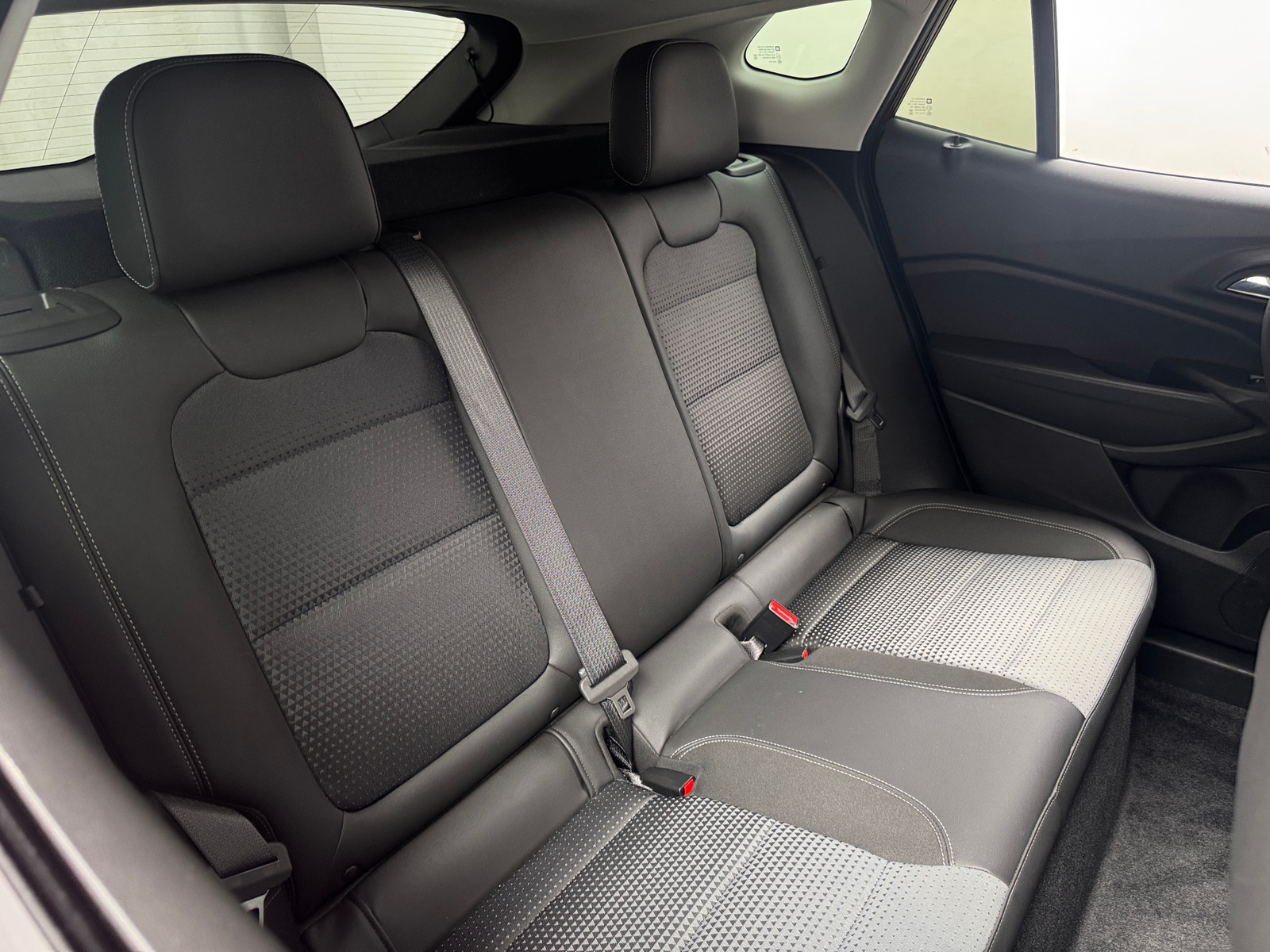 Thumbnail: 2025 Chevrolet Trax - 6