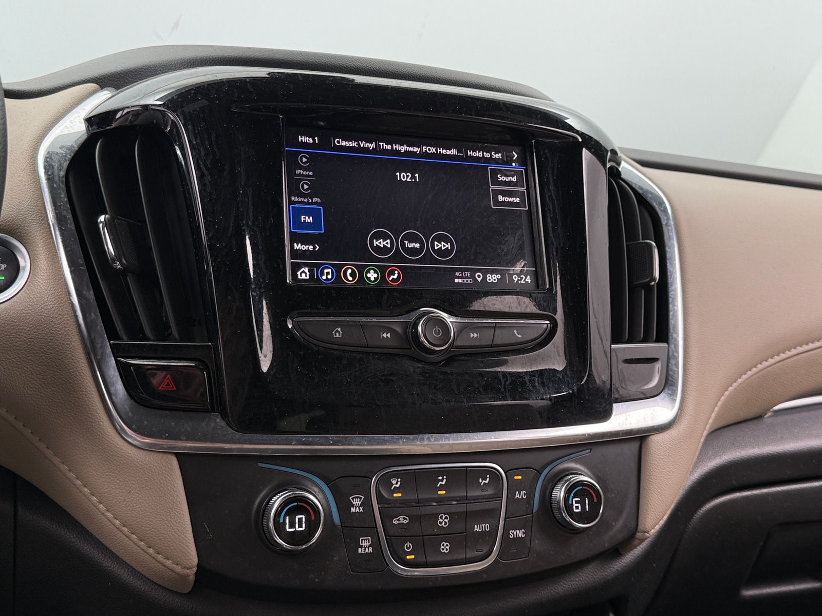 Thumbnail: 2023 Chevrolet Traverse - 4