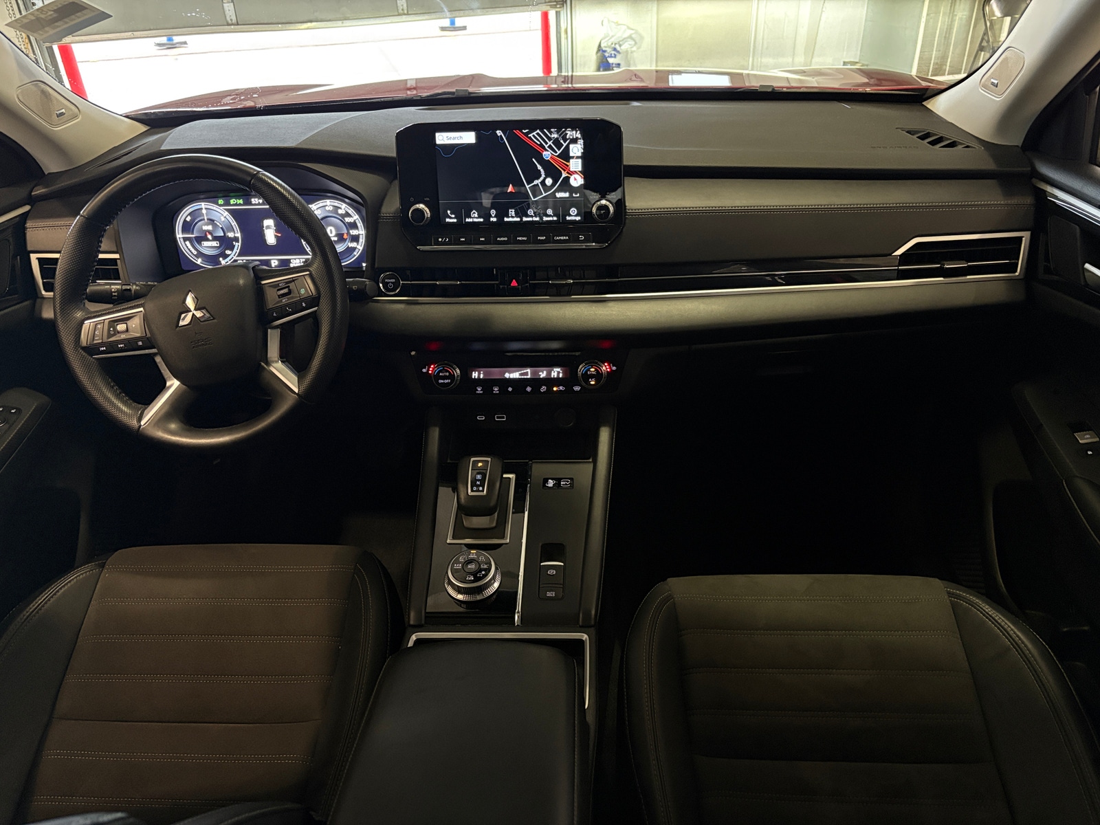 Thumbnail: 2023 Mitsubishi Outlander - 2