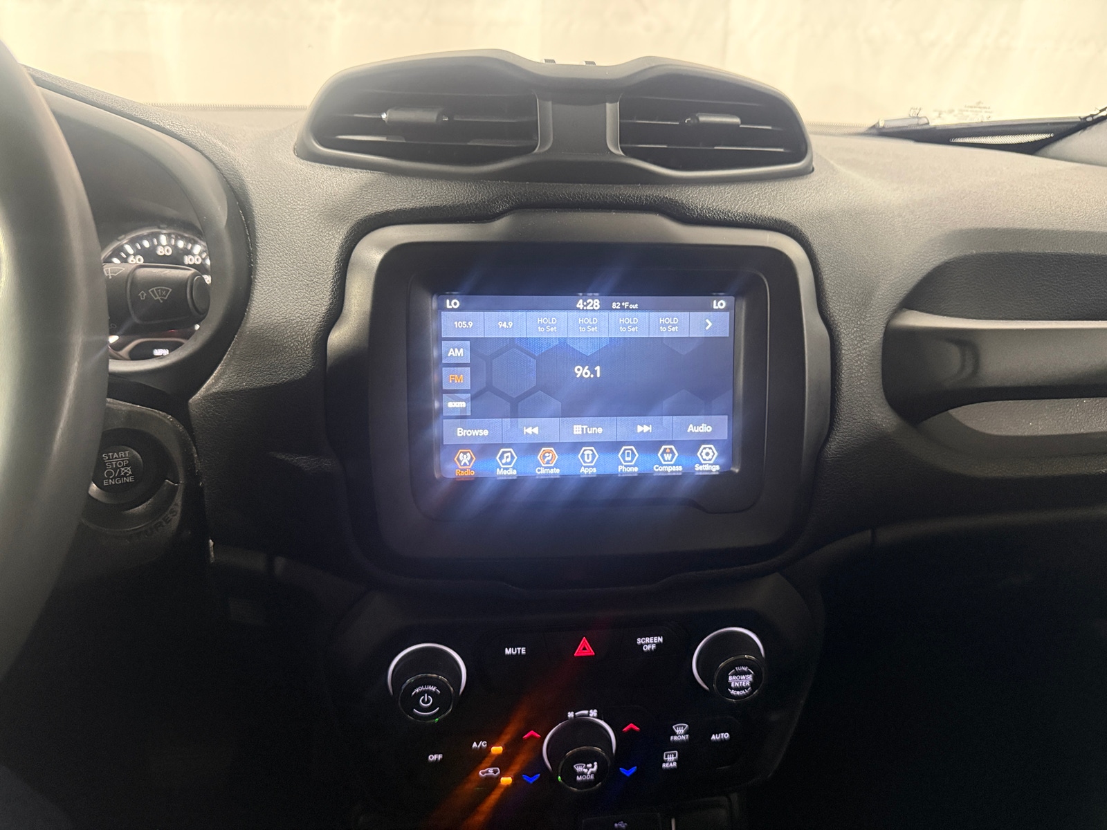 Thumbnail: 2020 Jeep Renegade - 4