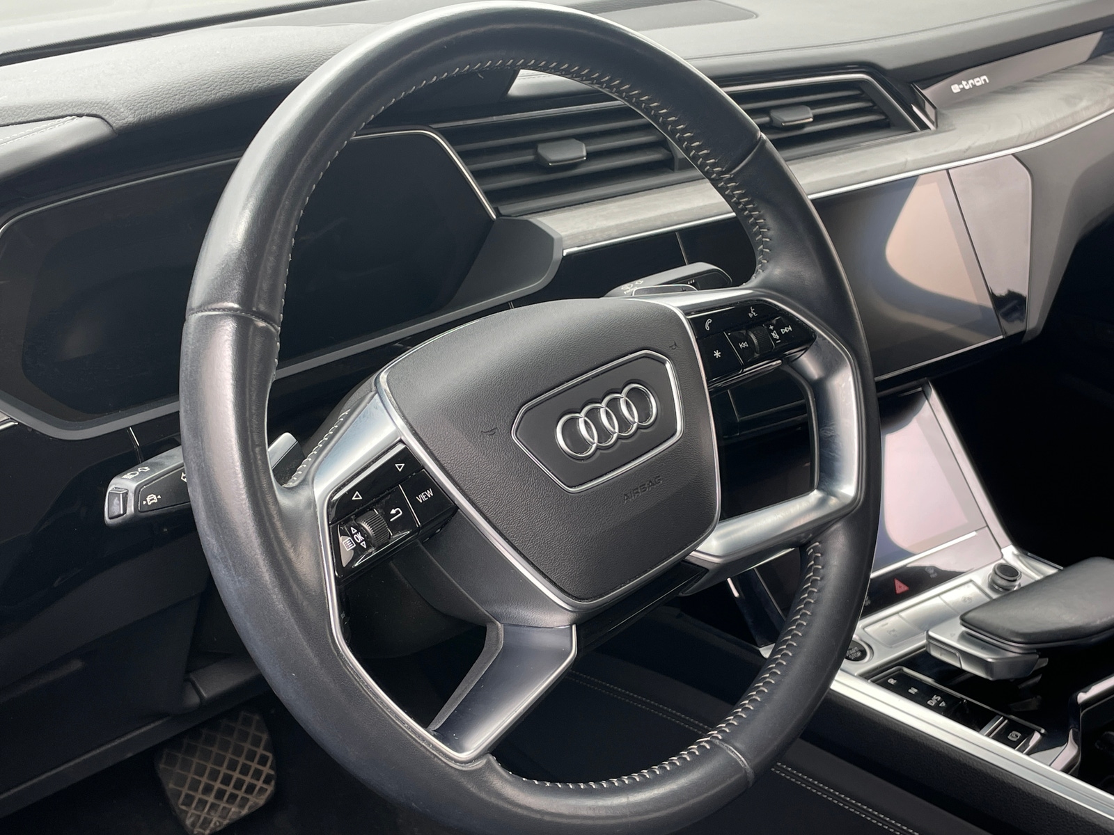 Thumbnail: 2021 Audi e-tron S - 4