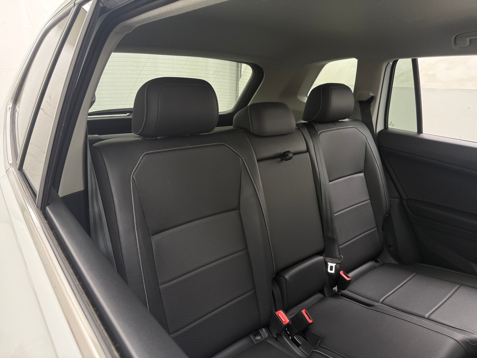 Thumbnail: 2021 Volkswagen Tiguan - 6