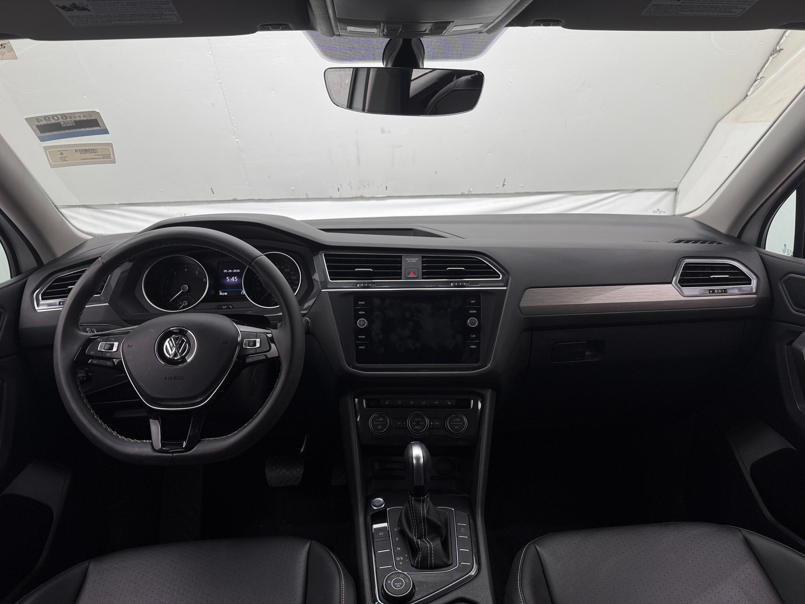 Thumbnail: 2021 Volkswagen Tiguan - 3