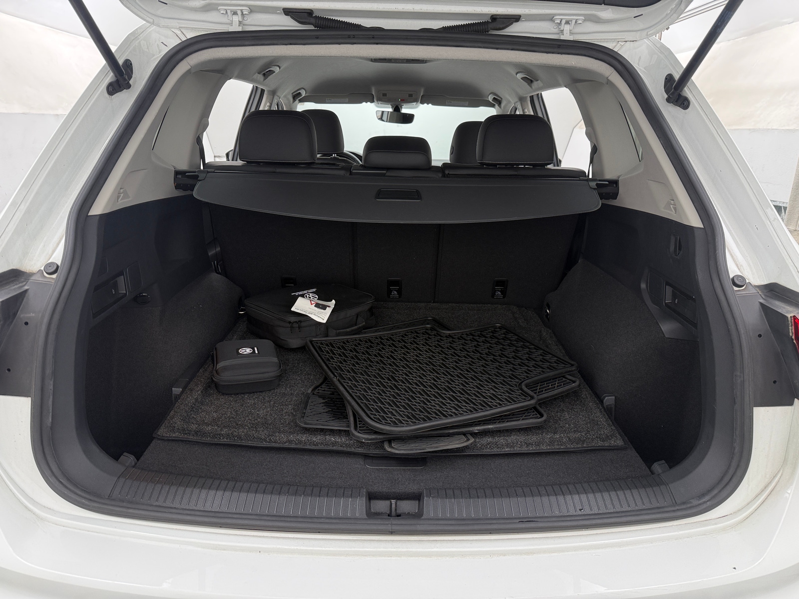 Thumbnail: 2021 Volkswagen Tiguan - 7