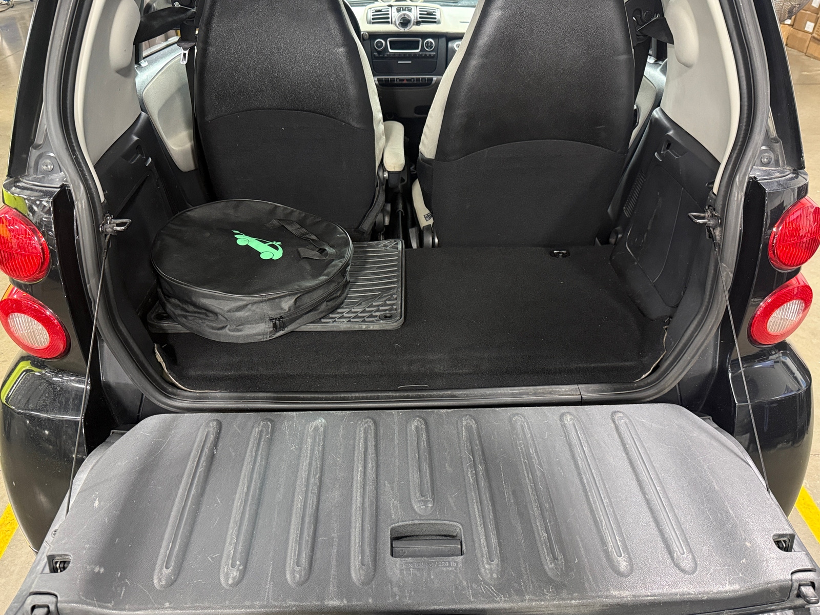 Thumbnail: 2013 smart fortwo - 6