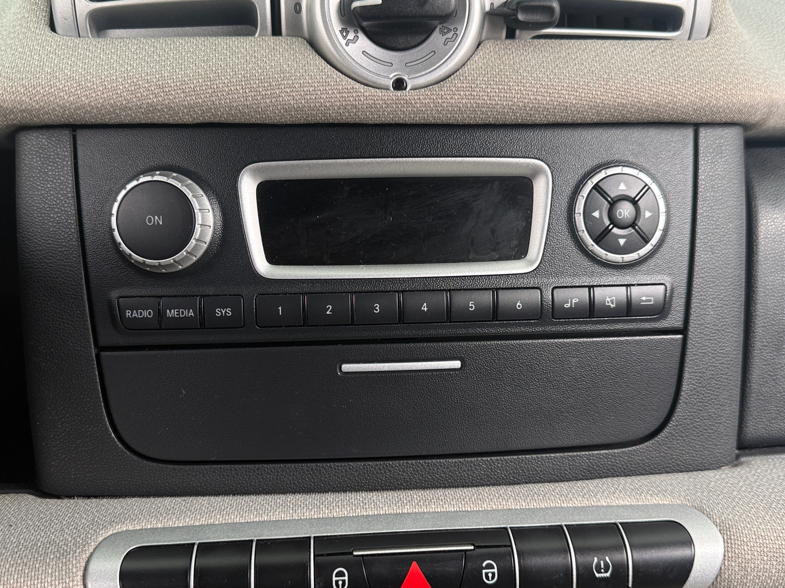 Thumbnail: 2013 smart fortwo - 4