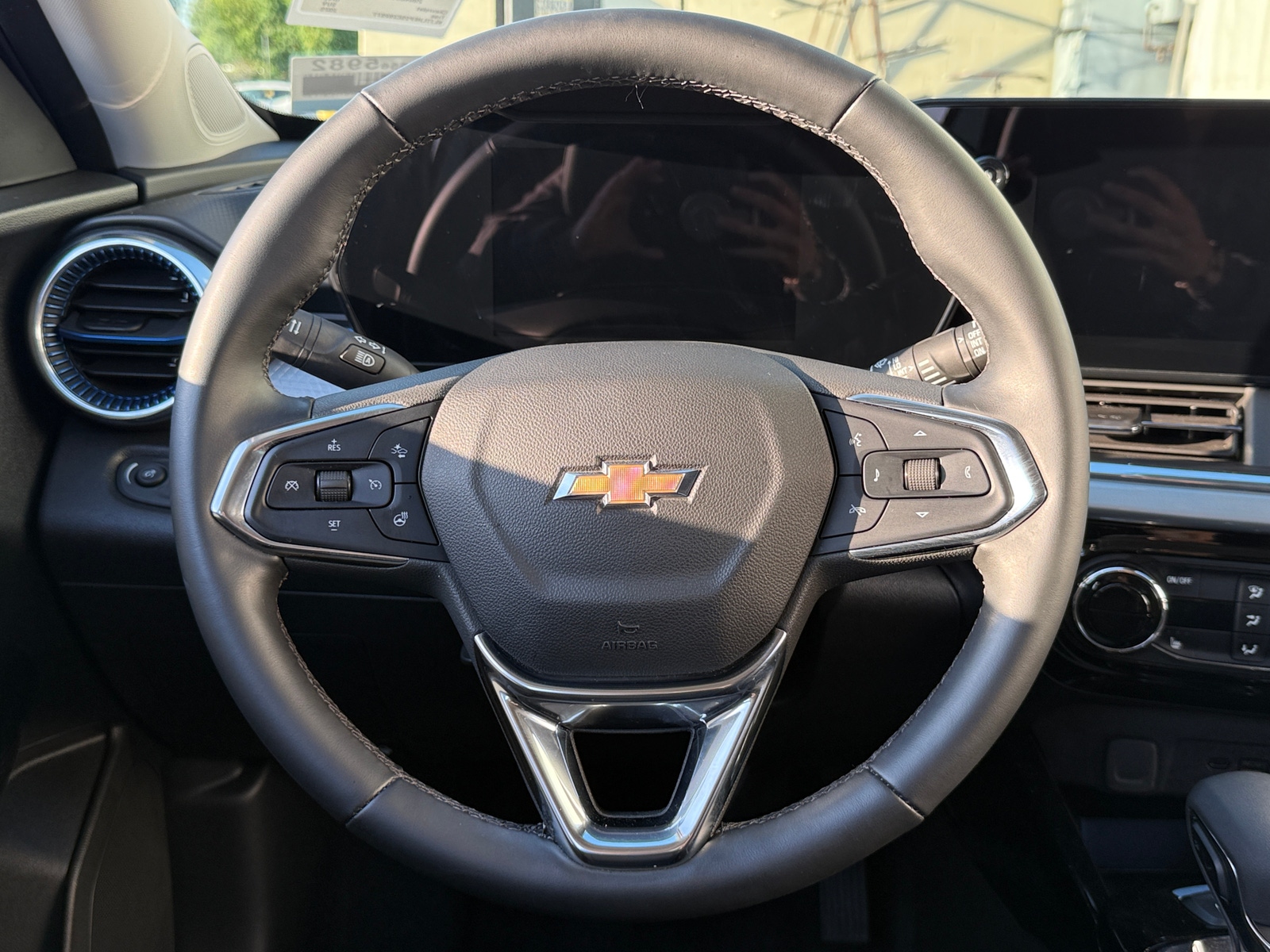 Thumbnail: 2025 Chevrolet Trax - 5
