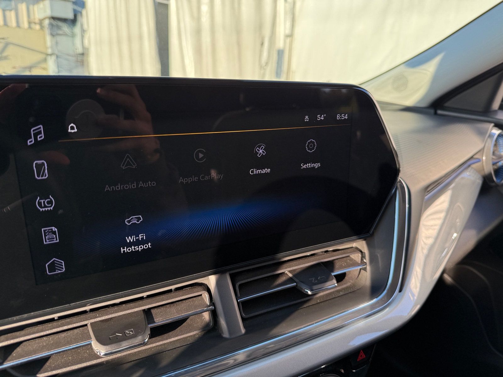 Thumbnail: 2025 Chevrolet Trax - 4