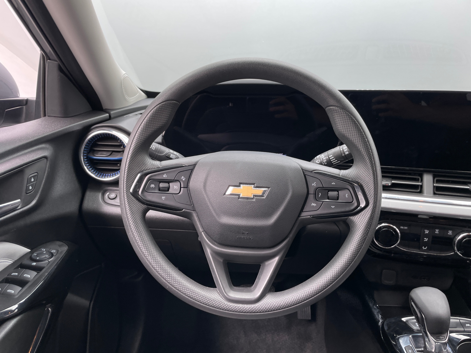 Thumbnail: 2025 Chevrolet Trax - 5