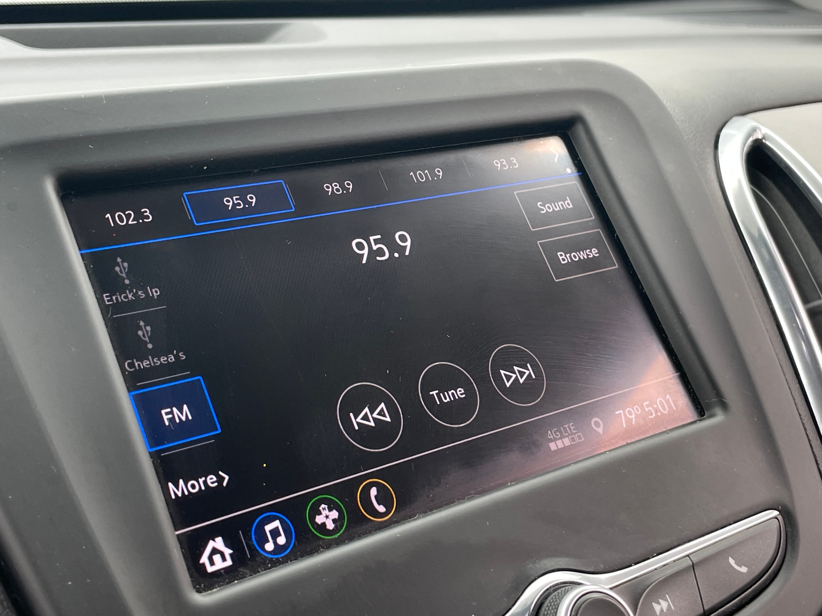 Thumbnail: 2020 Chevrolet Equinox - 4