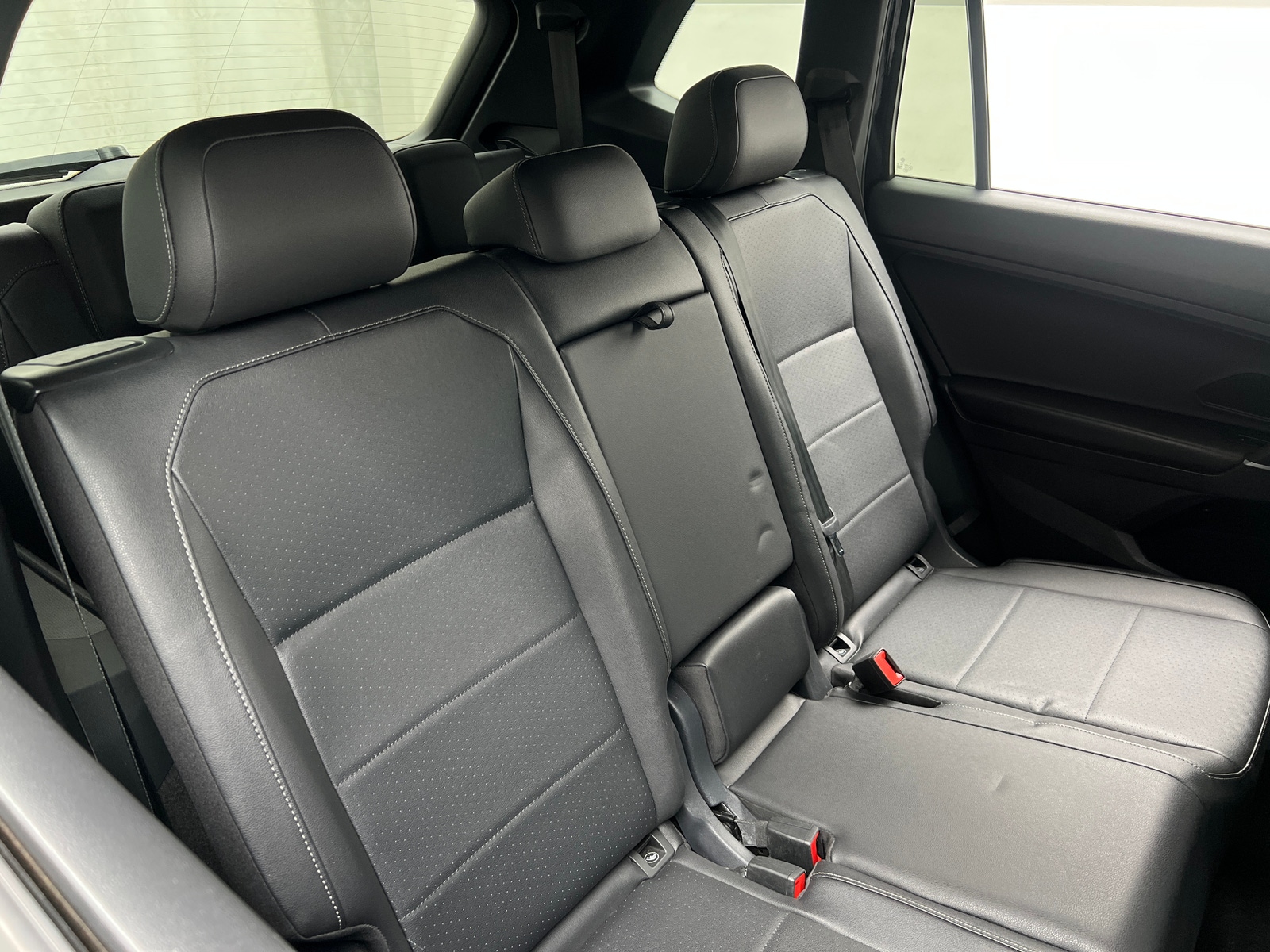 Thumbnail: 2020 Volkswagen Tiguan - 5