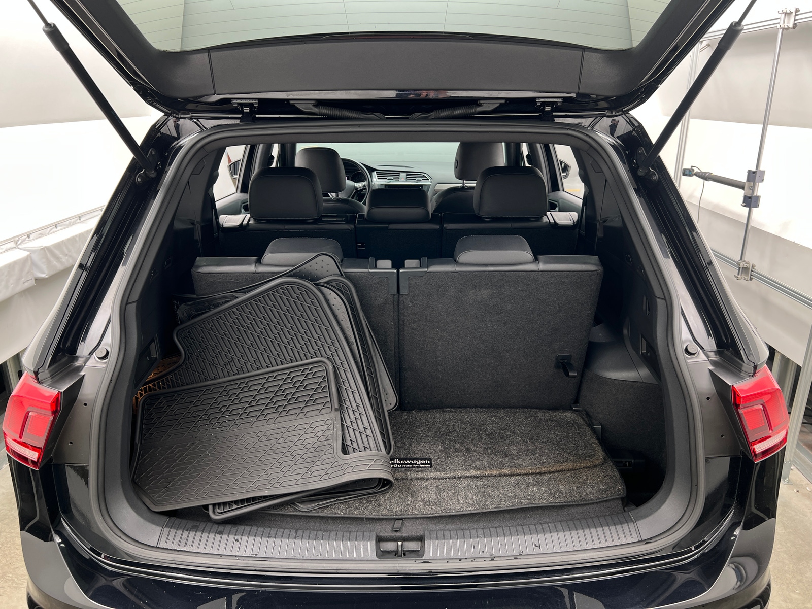 Thumbnail: 2020 Volkswagen Tiguan - 6