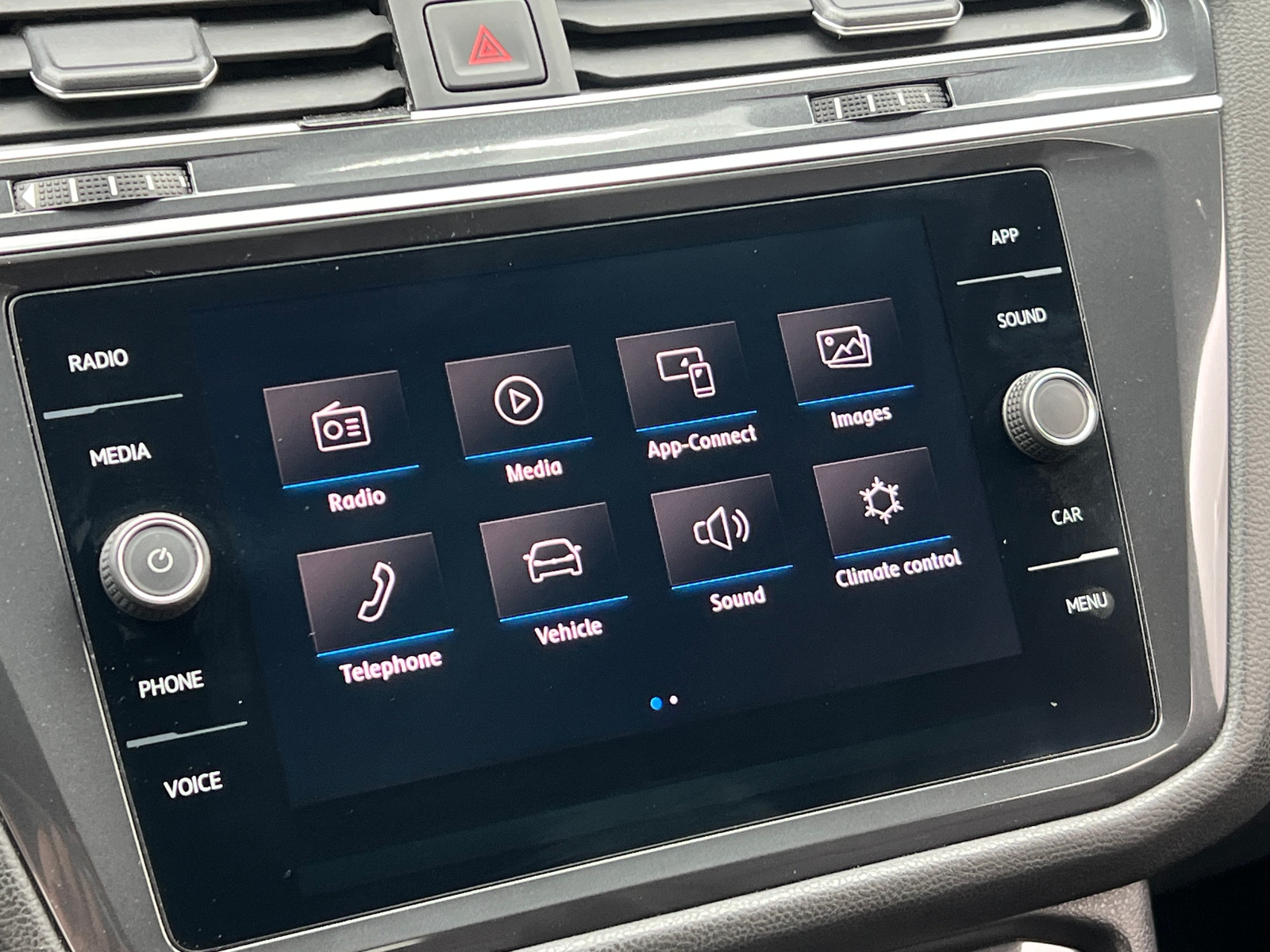 Thumbnail: 2020 Volkswagen Tiguan - 3