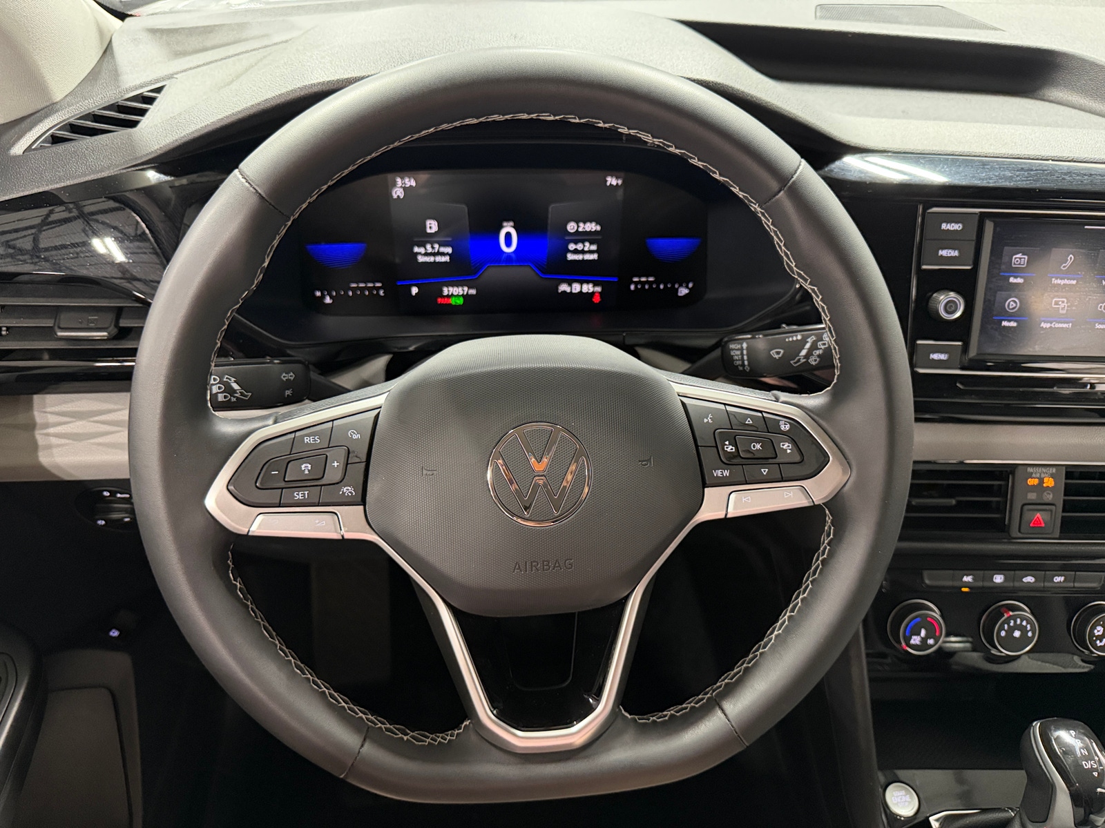 Thumbnail: 2023 Volkswagen Taos - 5