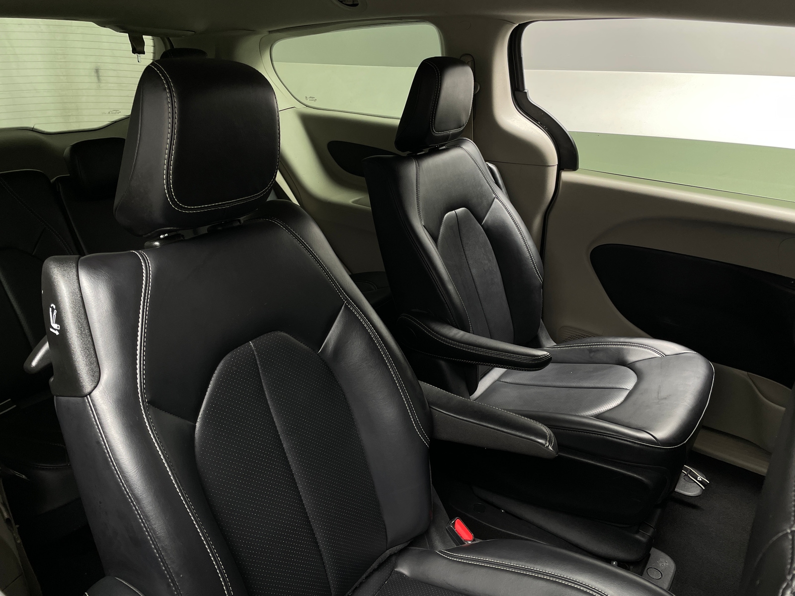 Thumbnail: 2024 Chrysler Pacifica - 5