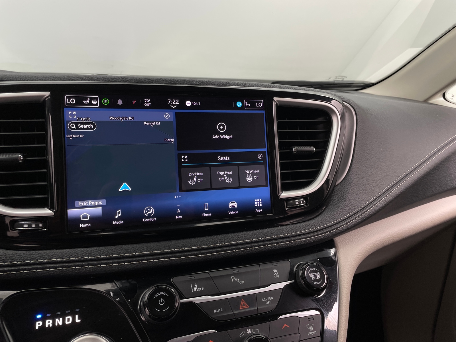 Thumbnail: 2024 Chrysler Pacifica - 3