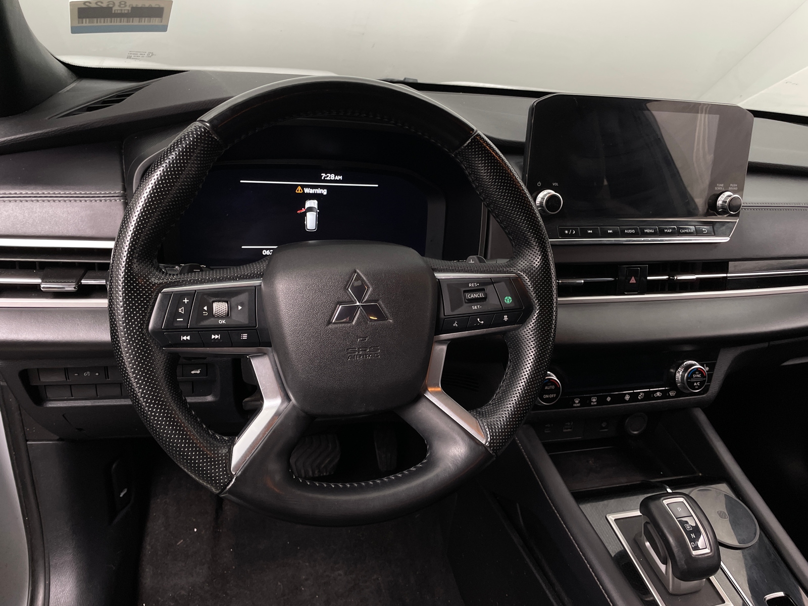 Thumbnail: 2024 Mitsubishi Outlander - 4