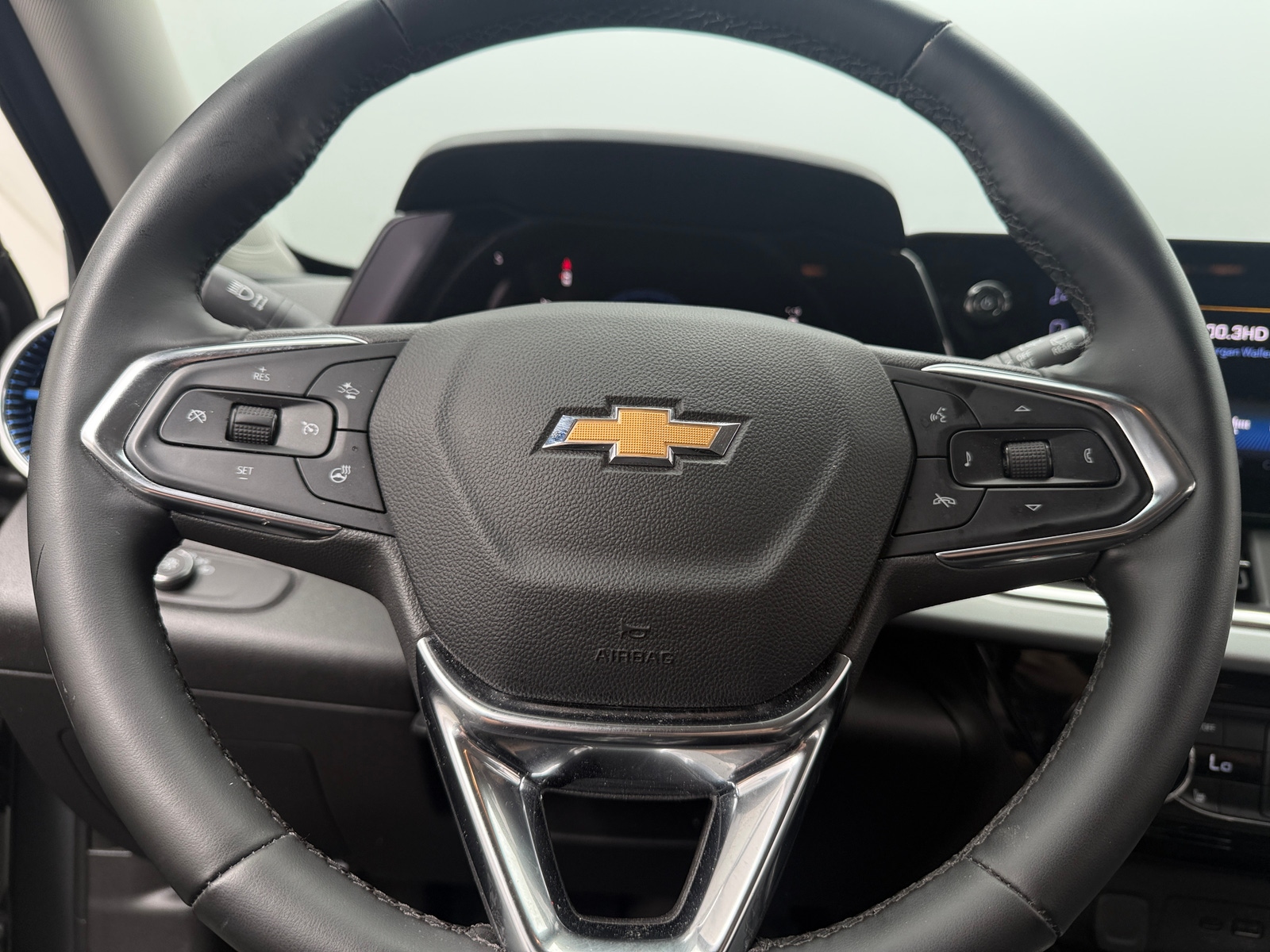Thumbnail: 2025 Chevrolet Trax - 5