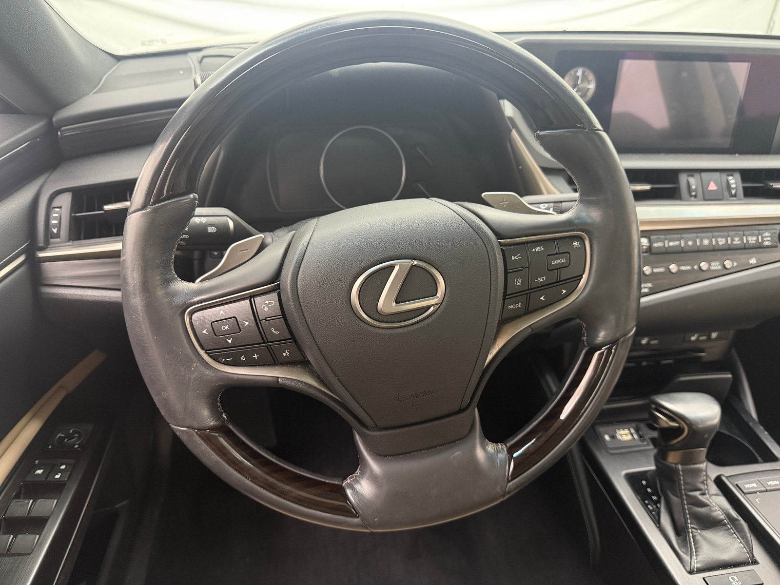Thumbnail: 2019 Lexus ES - 5