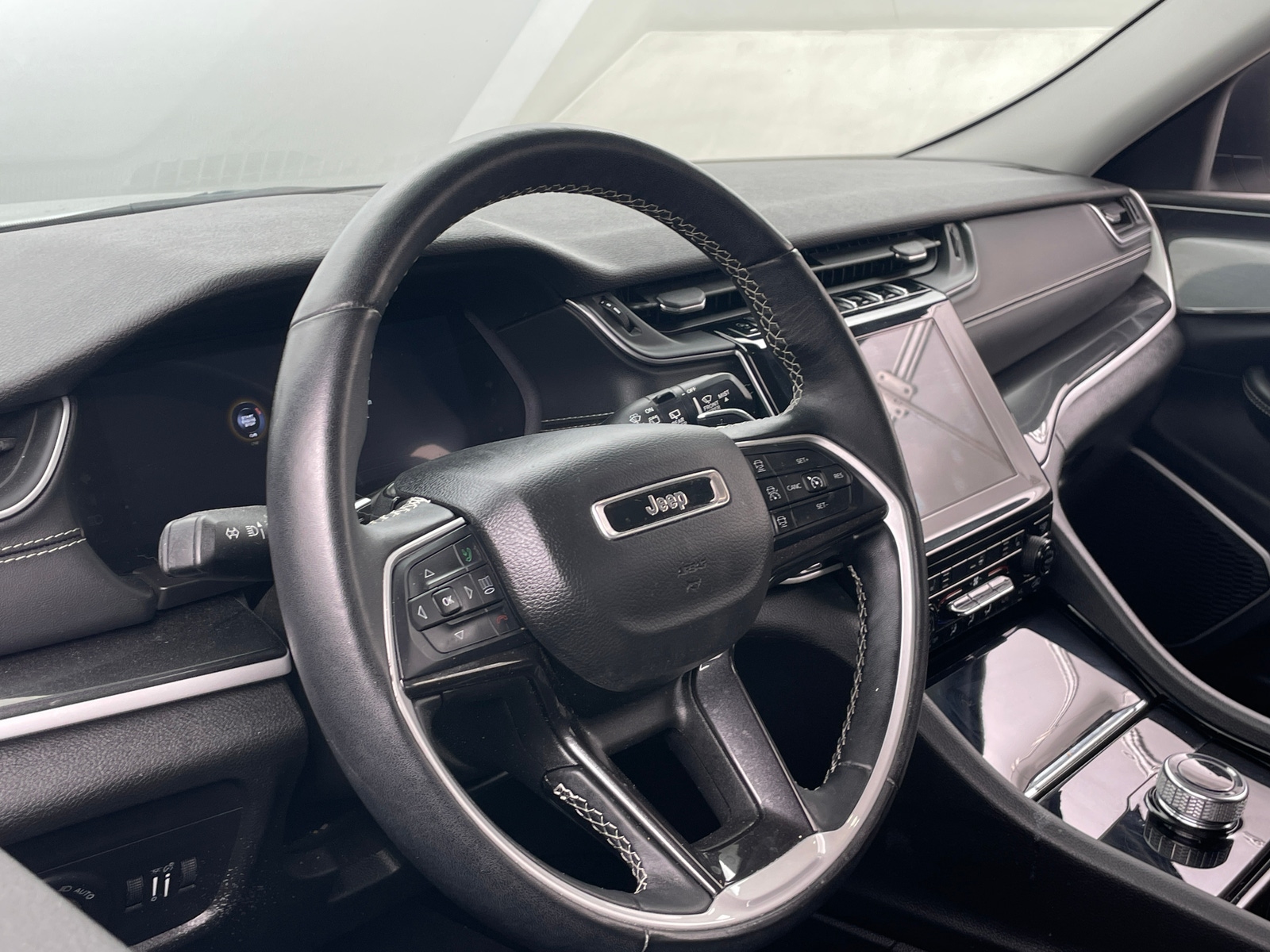 Thumbnail: 2022 Jeep Grand Cherokee L - 5