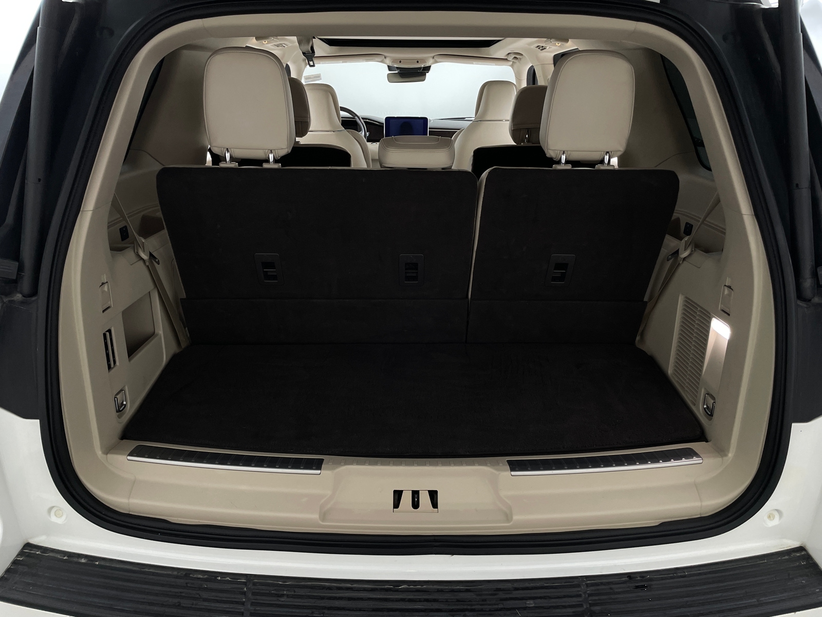 Thumbnail: 2020 Lincoln Navigator - 6